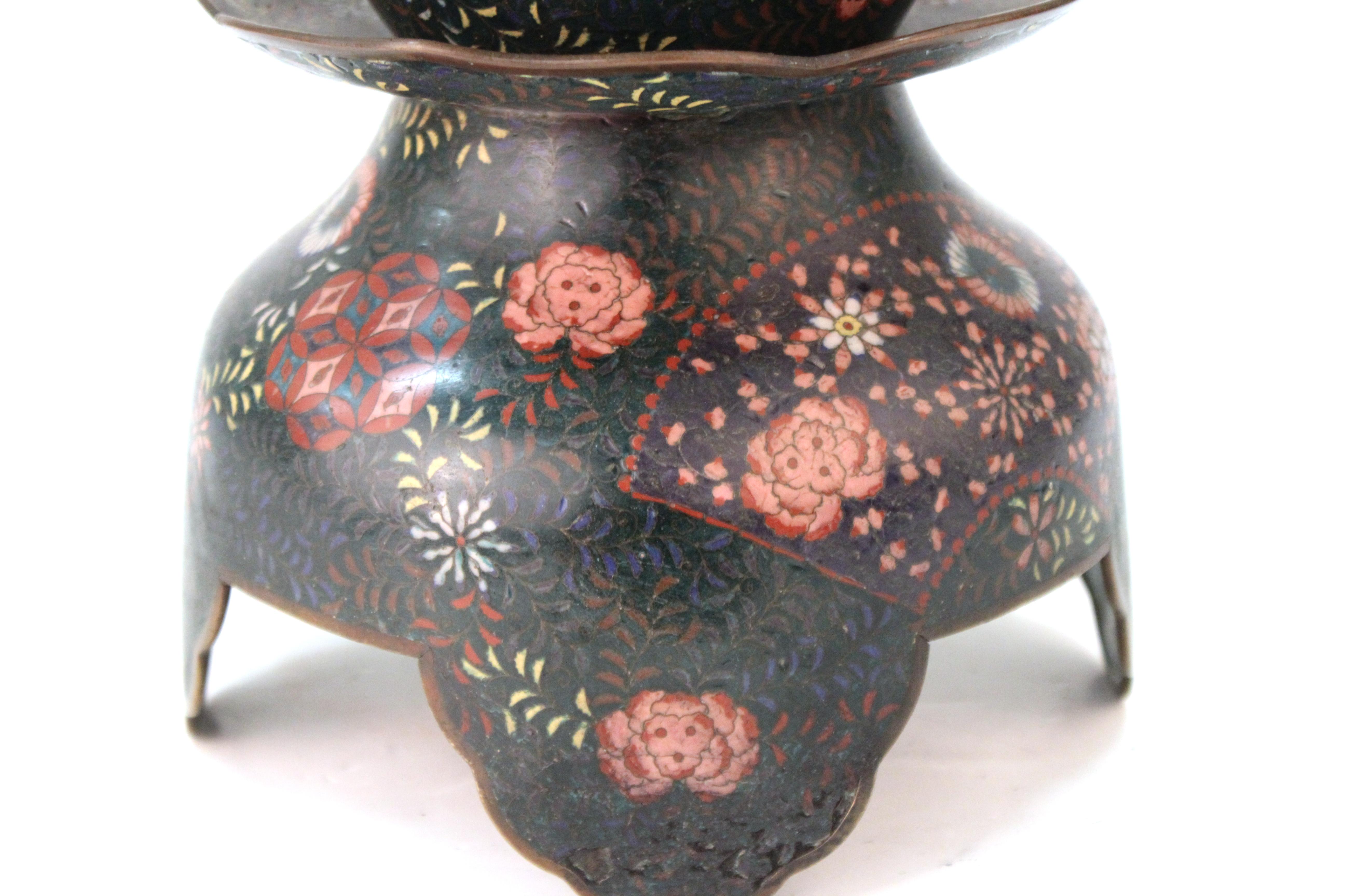 Vase en cloisonné de la fin de la période Meiji en vente 6