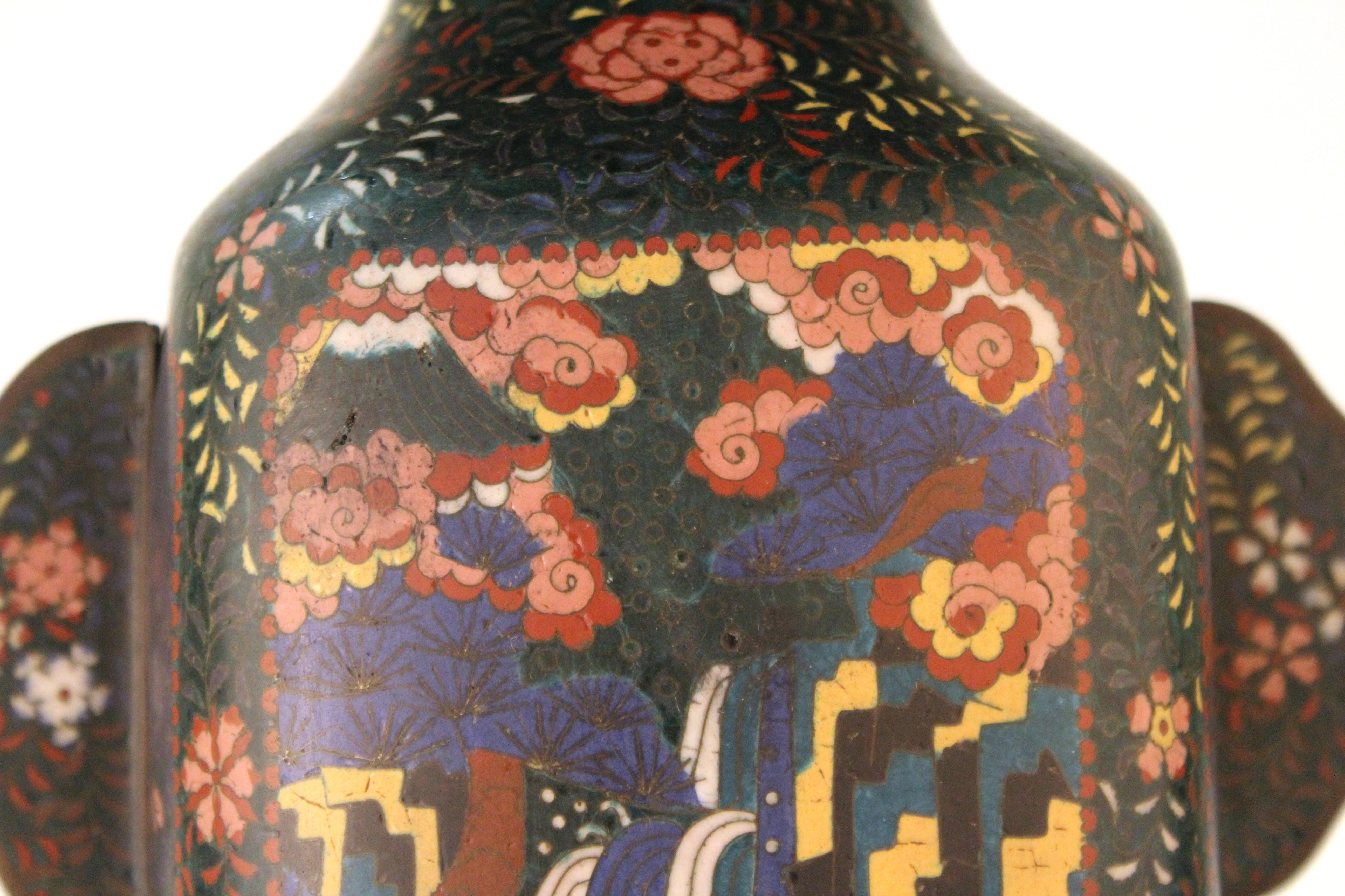 Vase en cloisonné de la fin de la période Meiji en vente 8