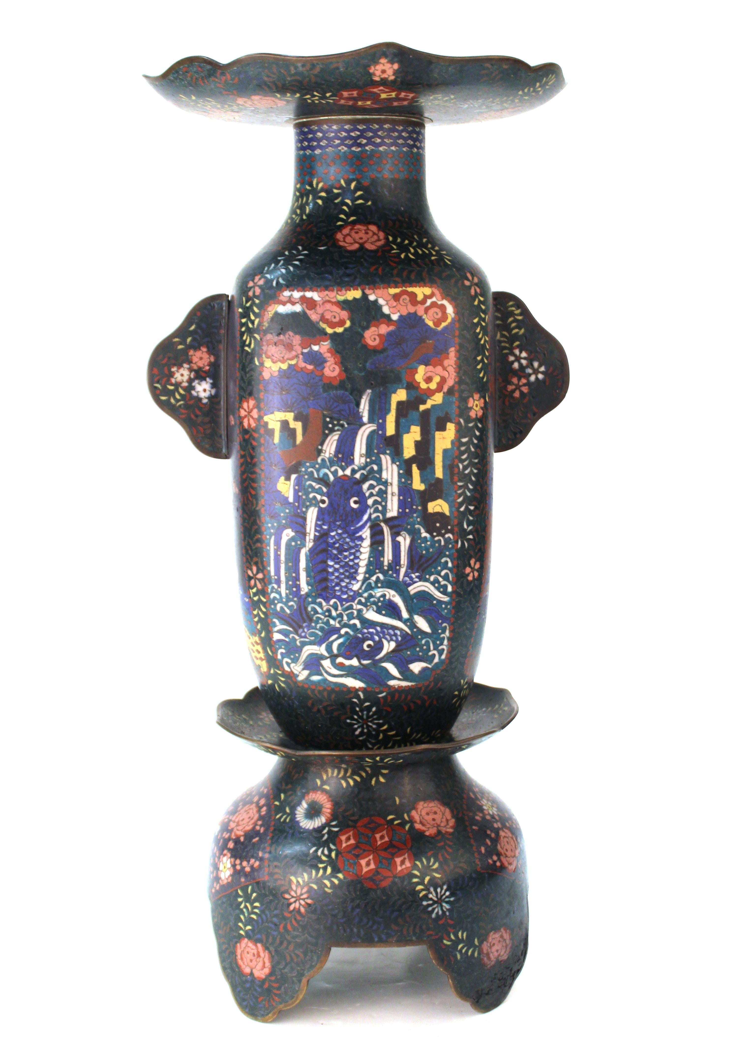 Cloisonné-Vase aus der späten Meiji-Periode (Frühes 20. Jahrhundert) im Angebot