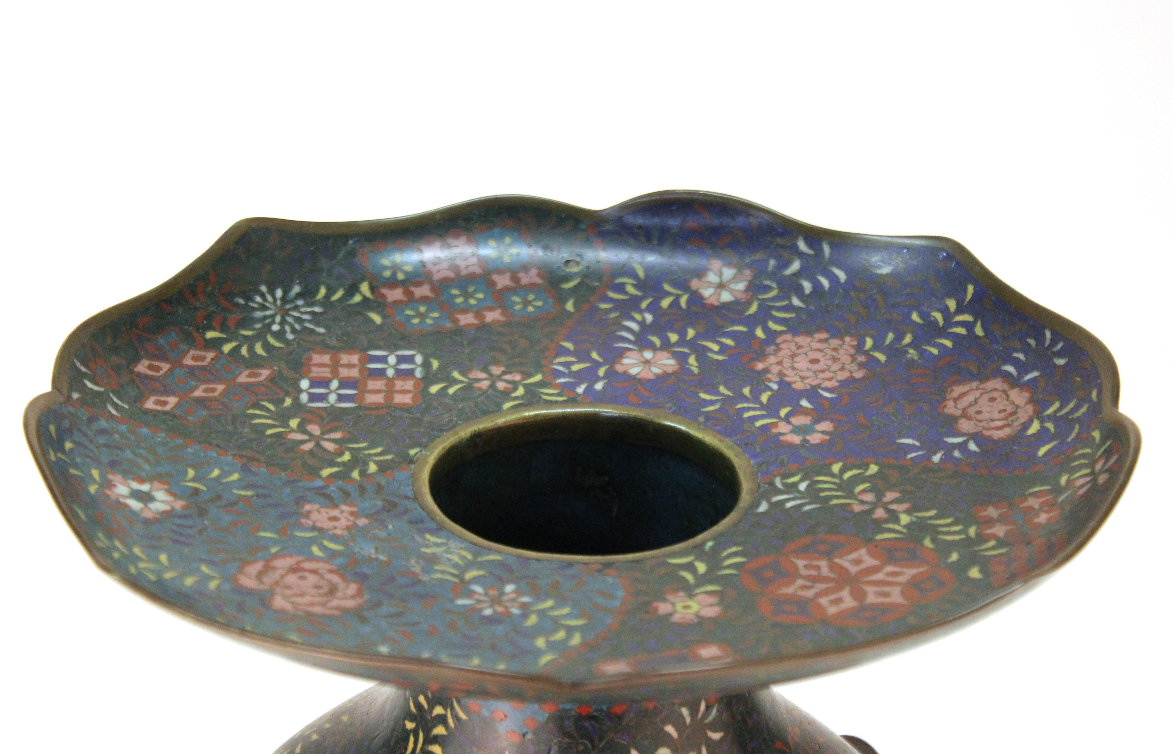 Vase en cloisonné de la fin de la période Meiji en vente 1