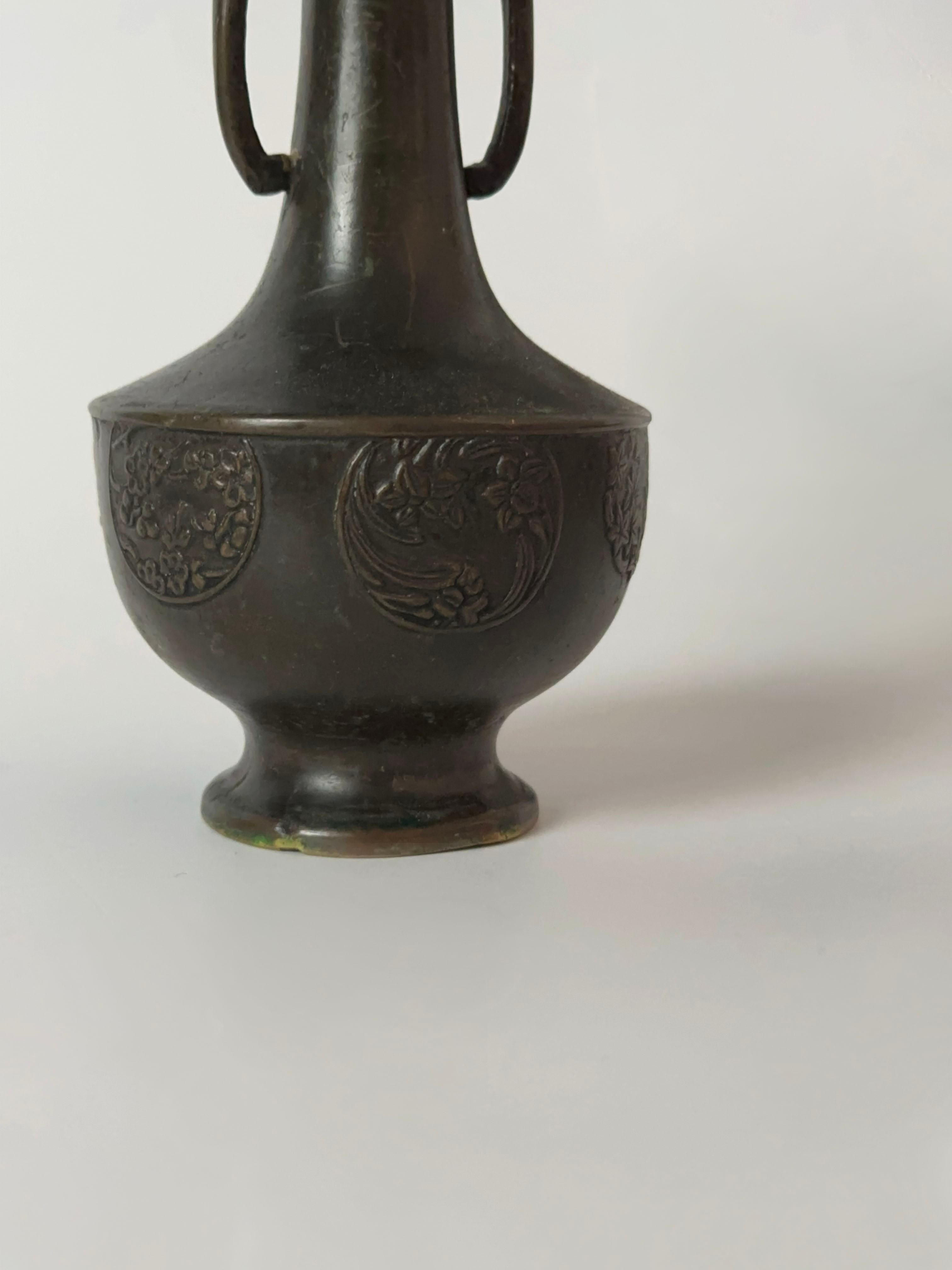 Cast Late Meiji Period Japanese Bronze Bud Vase For Sale