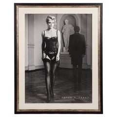 Photographie de mode de la fin du milieu du siècle par Peter H. Fürst, encadrée professionnellement