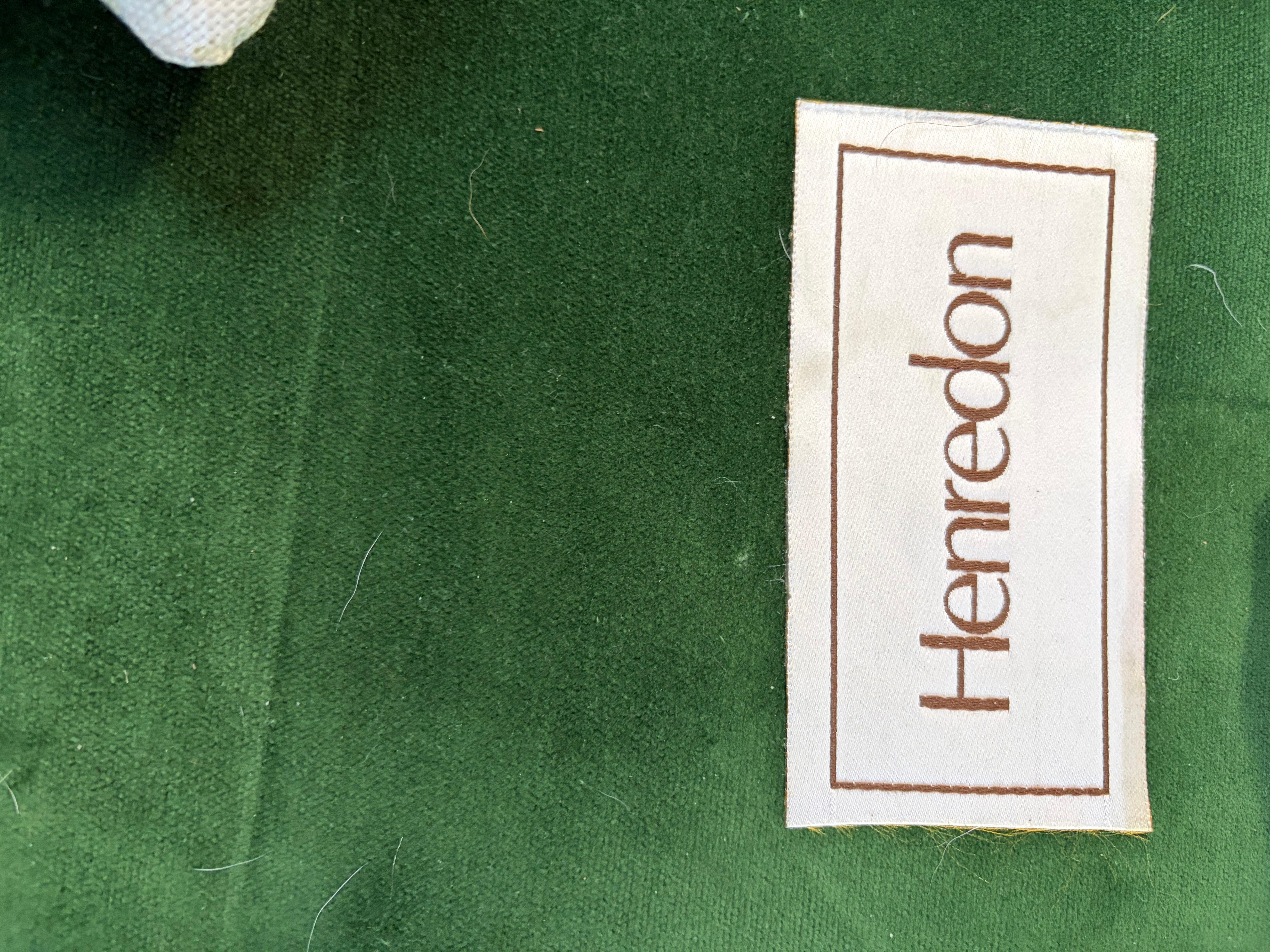 Américain Canapé Chippendale en cuir de porc vert de la fin du milieu du siècle dernier Henredon en vente