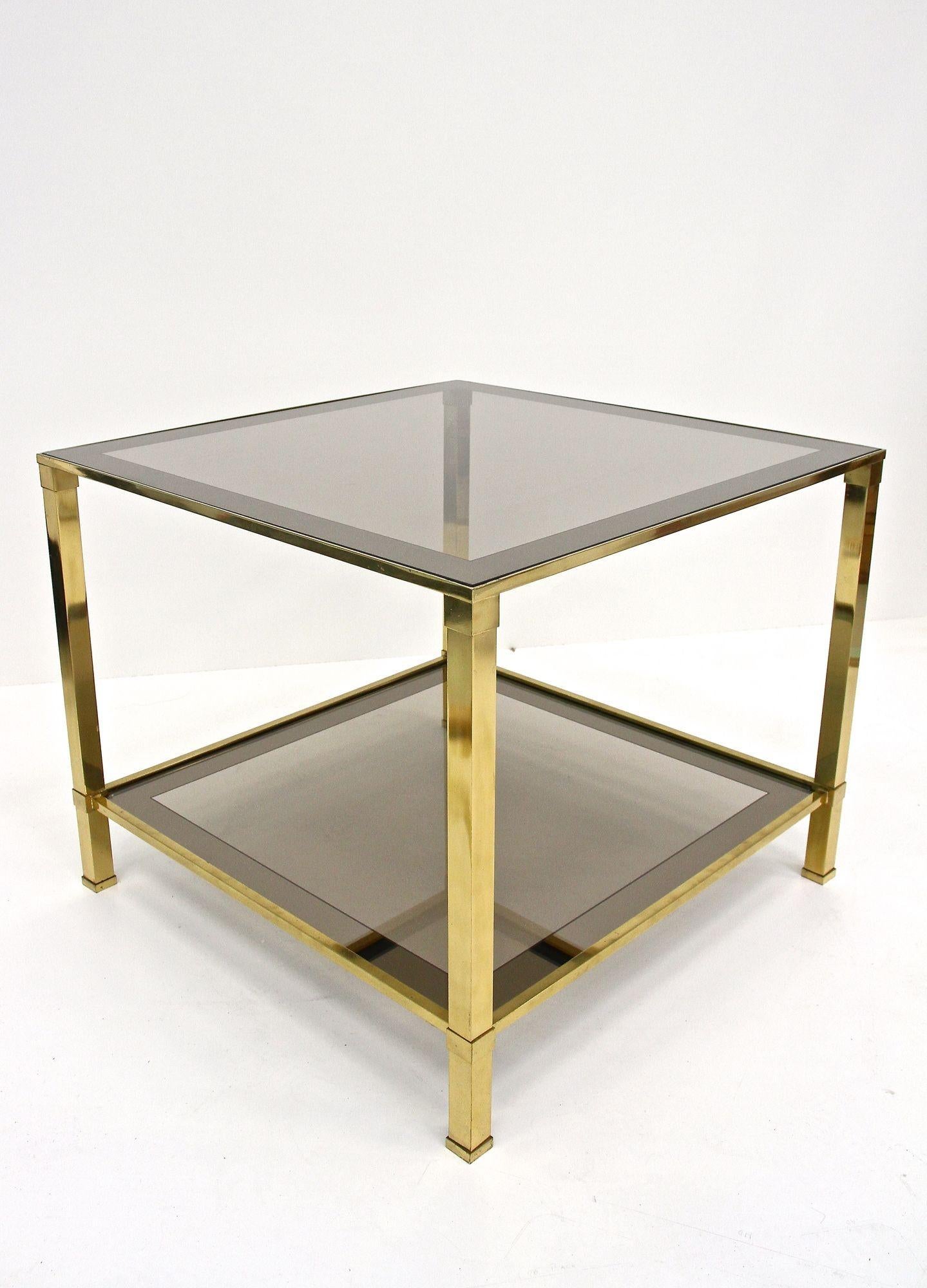 Beistelltisch aus der späten Mitte des Jahrhunderts aus Messing, Rauchglas, Italien ca. 1970 im Angebot 8