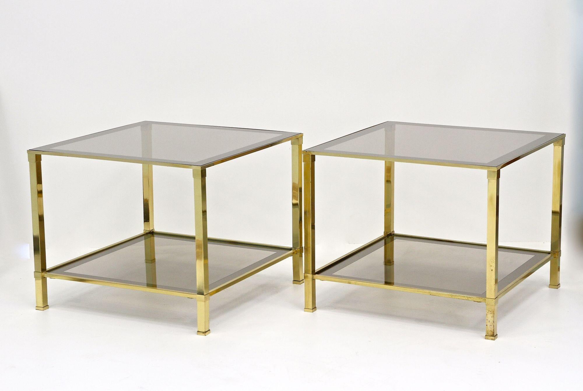Beistelltisch aus der späten Mitte des Jahrhunderts aus Messing, Rauchglas, Italien ca. 1970 im Angebot 10