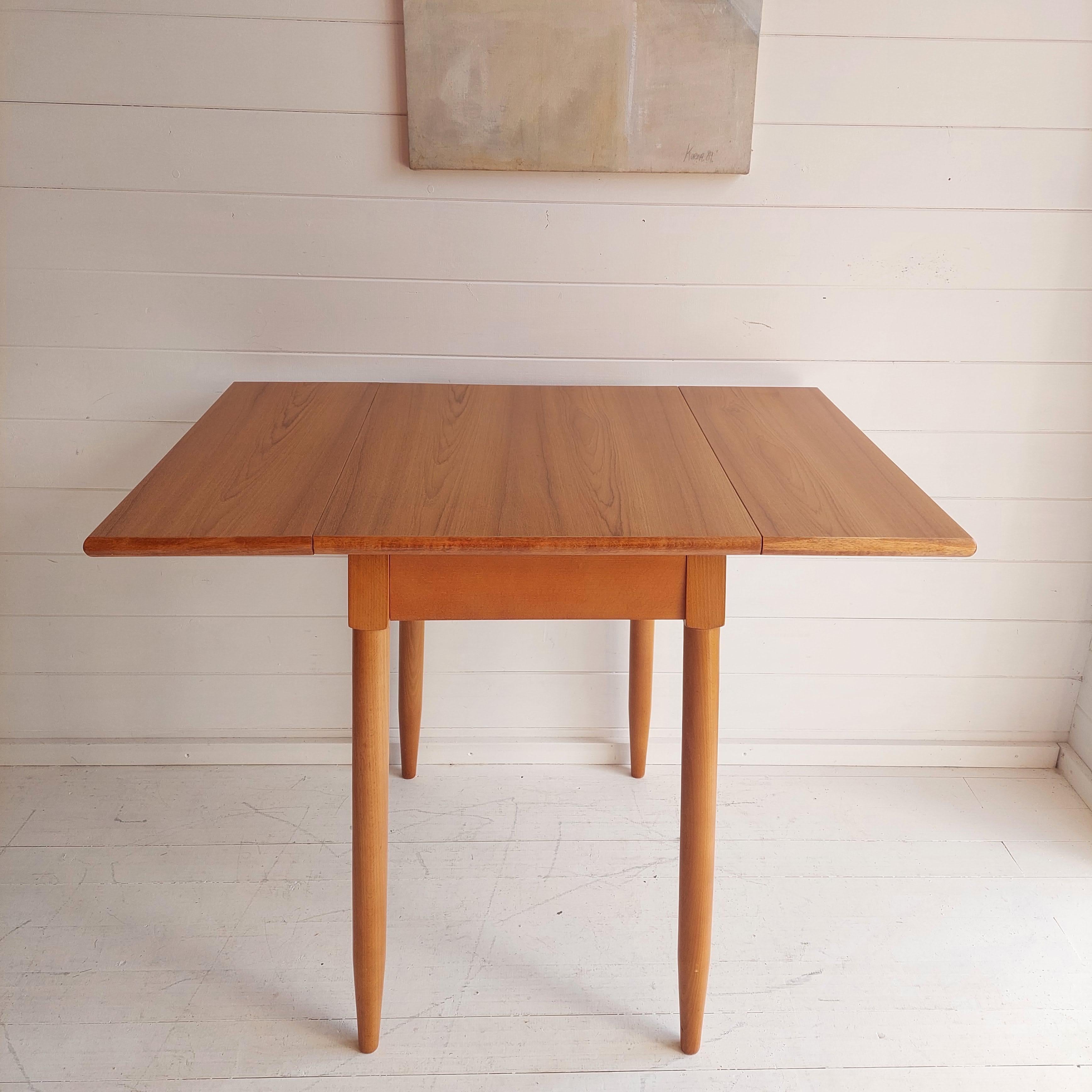 20th Century Late Mid-Century Wood Effect Laminate Drop Leaf Kitchen Dining Table