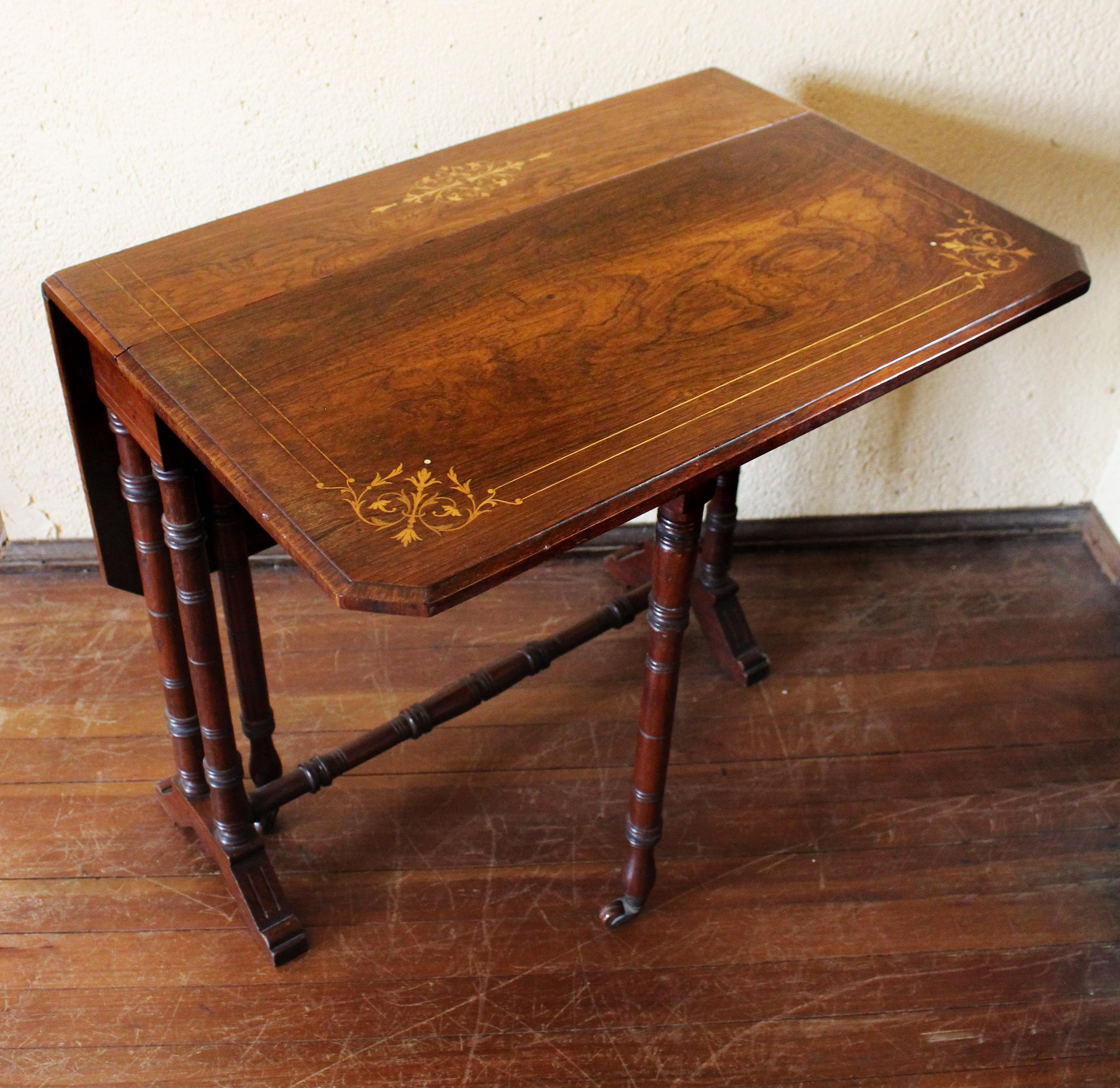 19th Century Late Nineteenth Century English Sutherland Table
