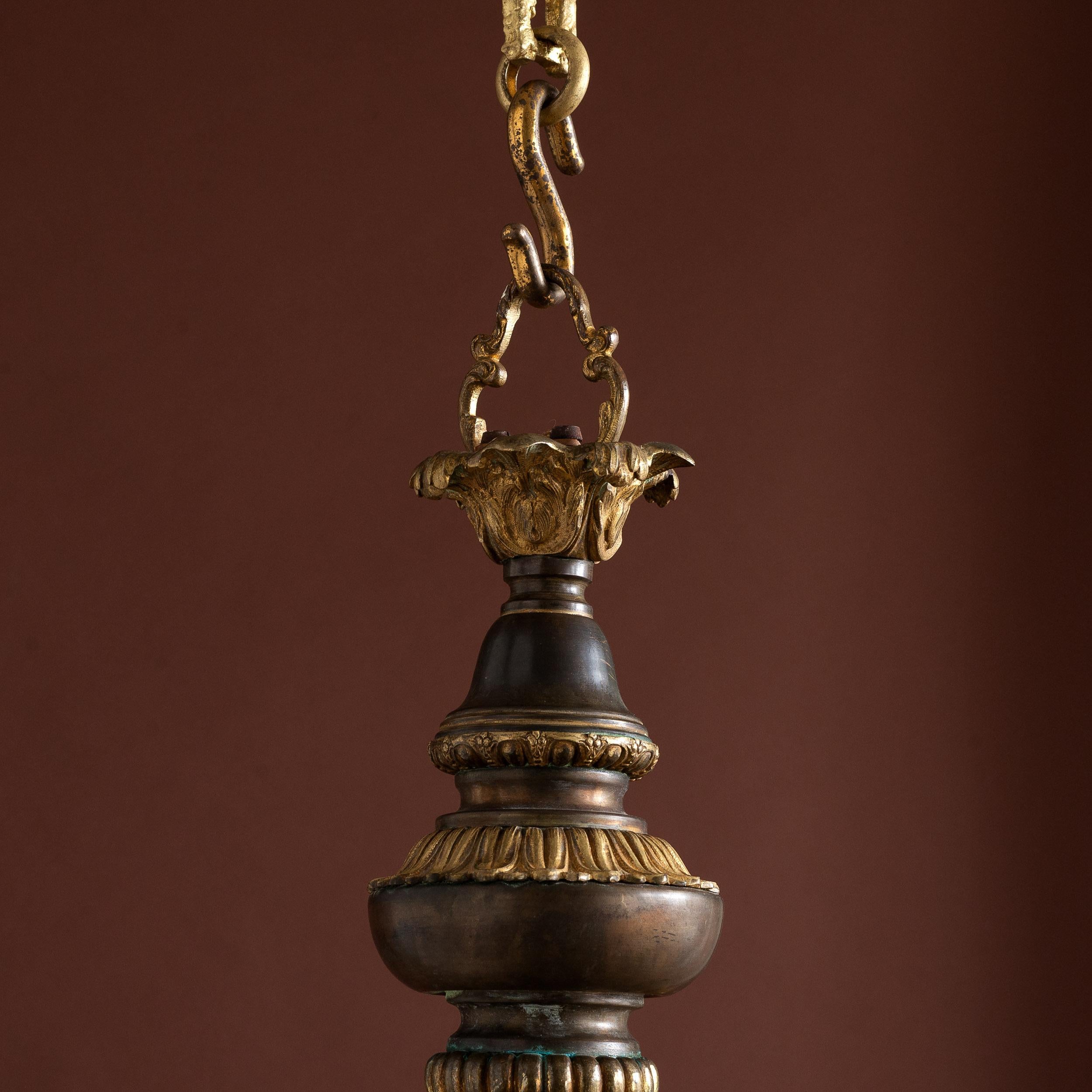 Lustre en bronze doré de la fin du XIXe siècle en vente 2