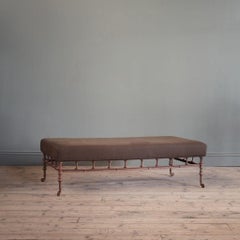 Grand tabouret en fonte et tapissé de la fin du XIXe siècle
