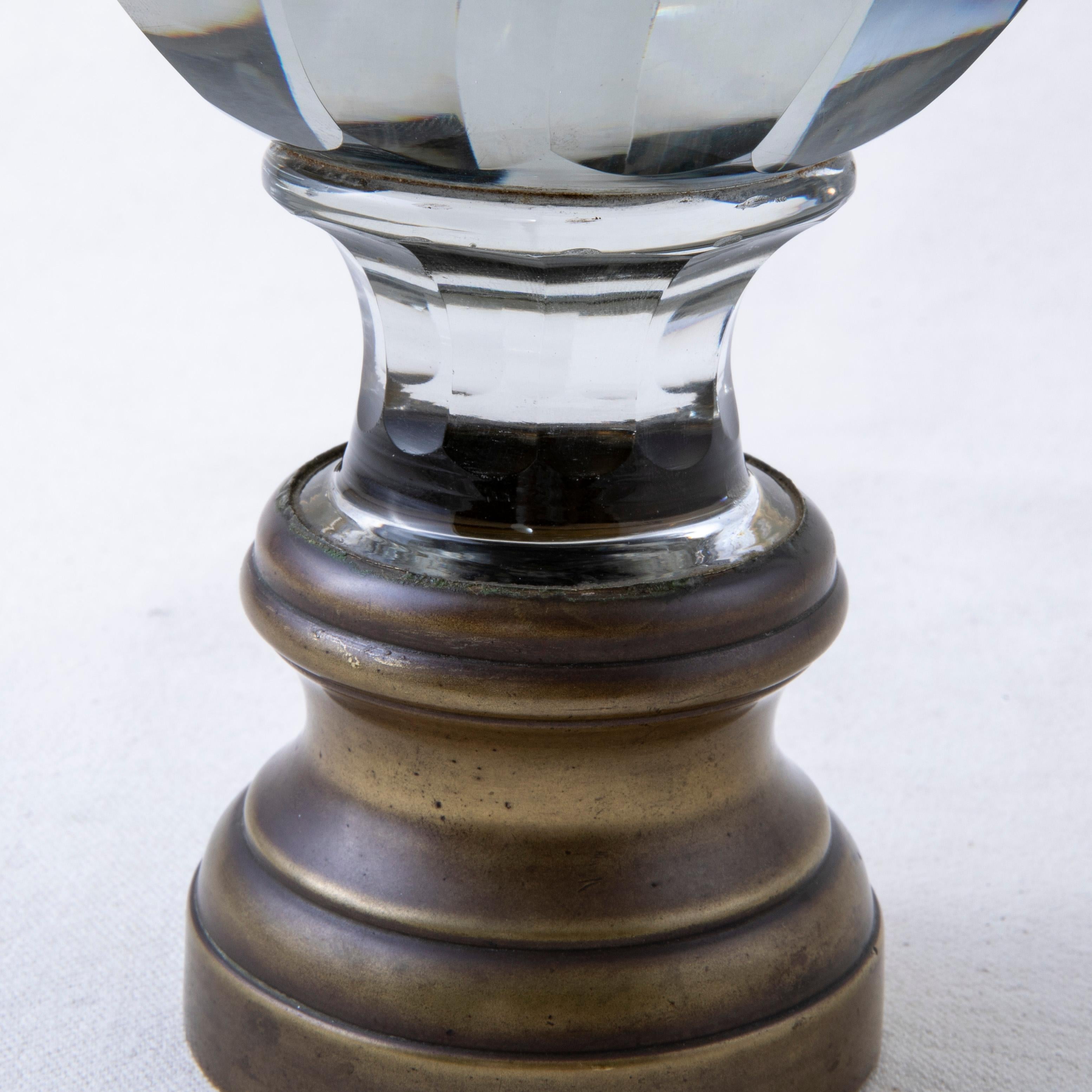 Bronze Finale d'escalier en bronze et cristal de la fin du XIXe siècle en vente