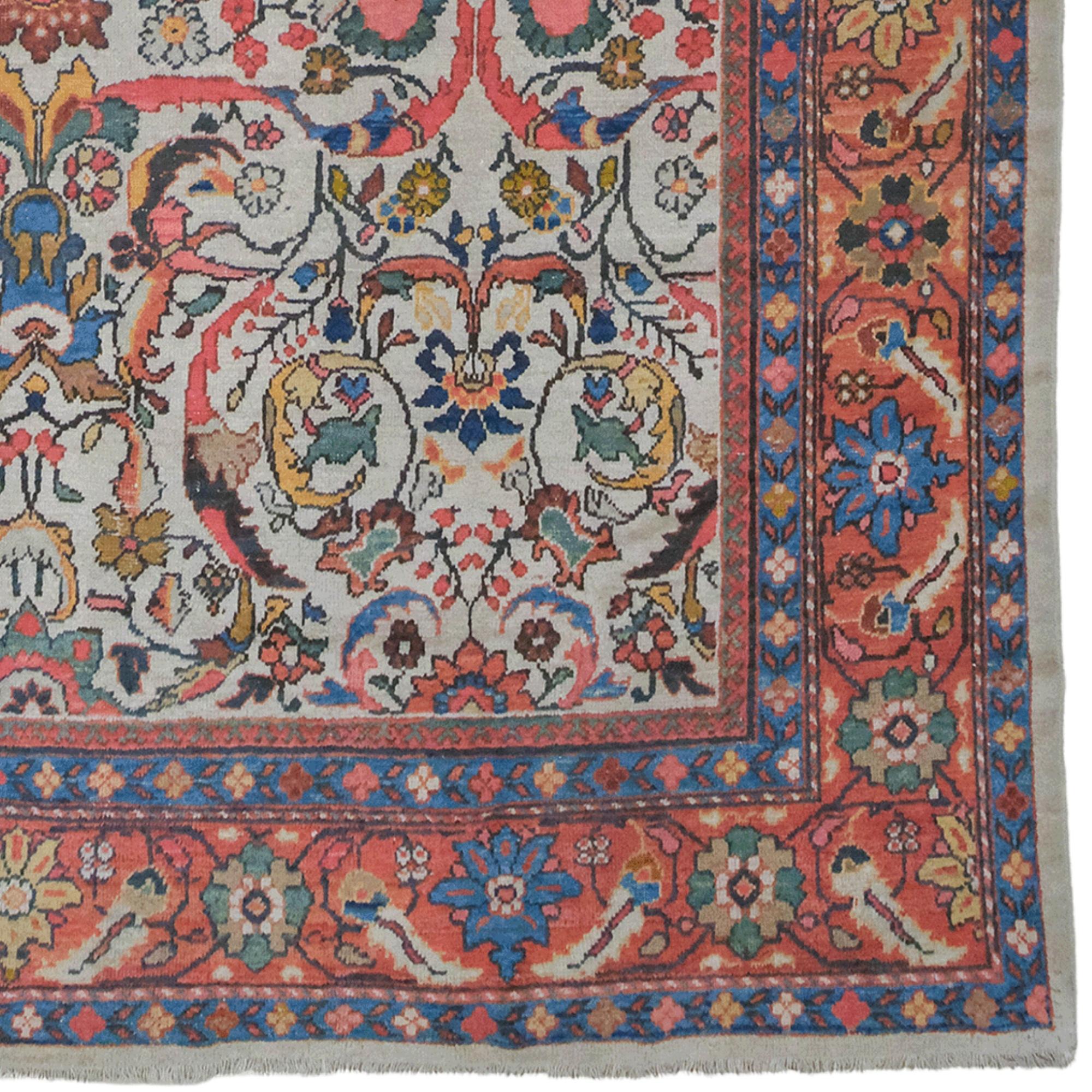 Late of 19th Century Antique Mahal Carpet In Good Condition For Sale In Sultanahmet, 34