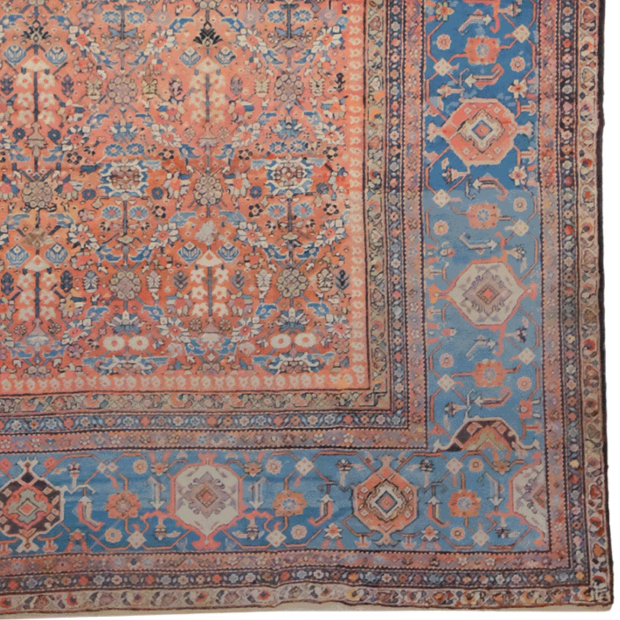 Late of 19th Century Antique Mahal Carpet In Good Condition For Sale In Sultanahmet, 34