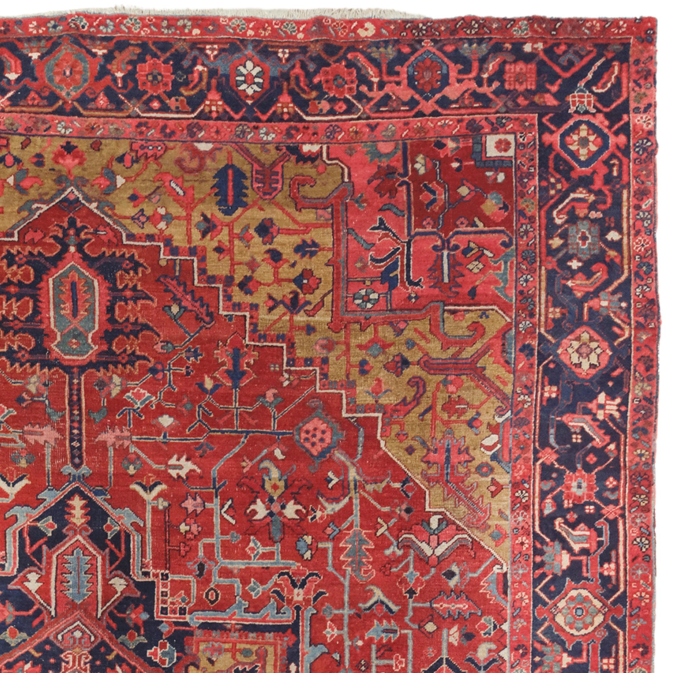 Late of 19th Century Antique Persian Heriz Carpet Tejido a mano en venta