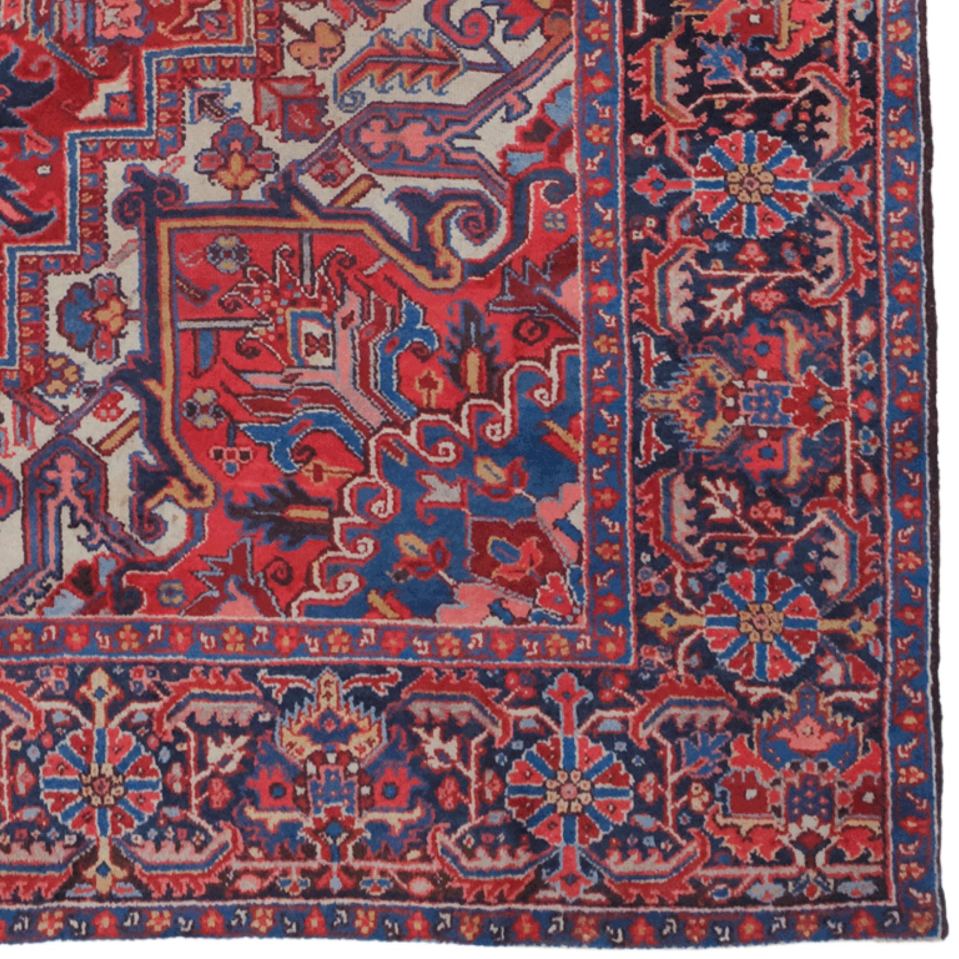 Tappeto Heriz persiano antico della fine del XIX secolo In condizioni buone in vendita a Sultanahmet, 34