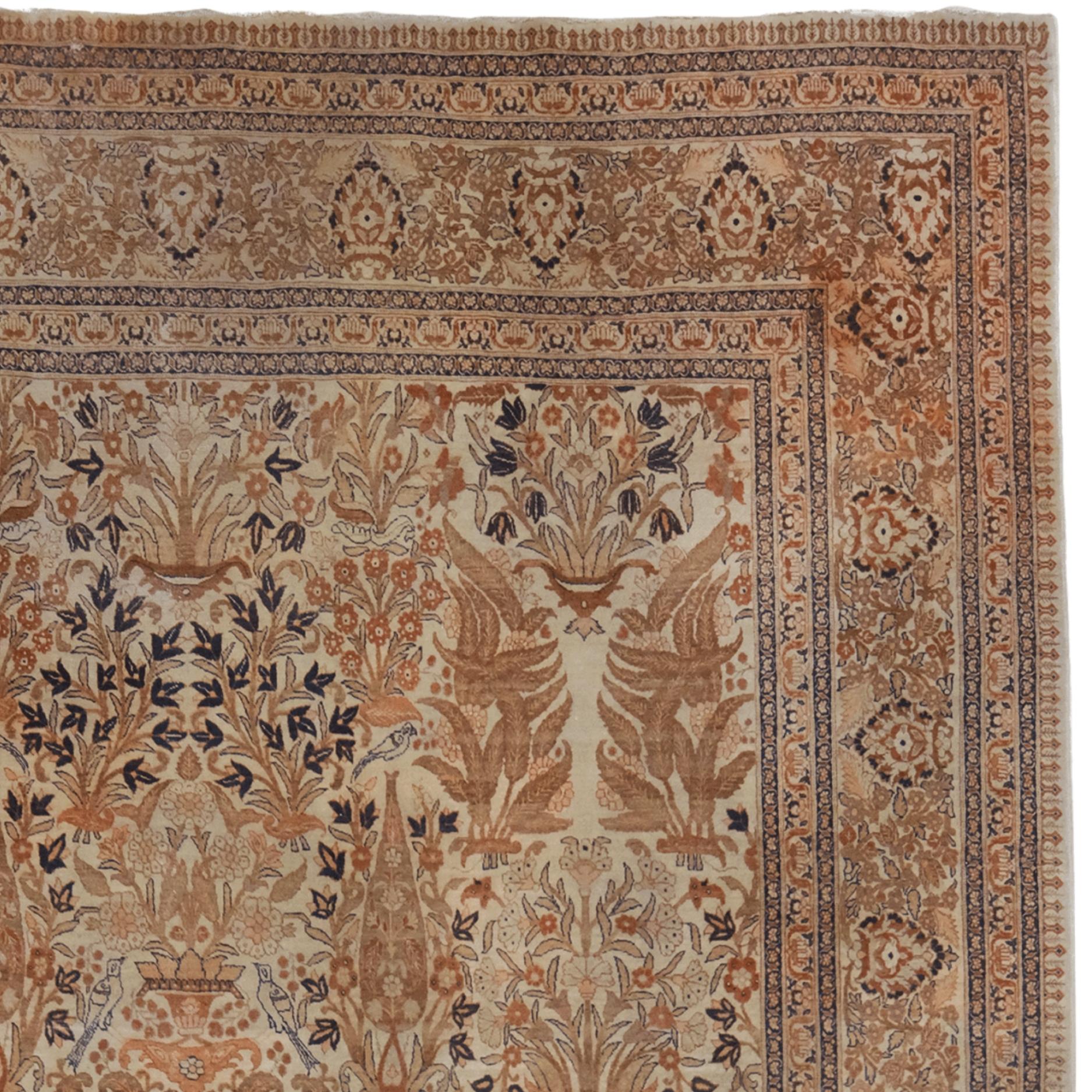 Tissé à la main Tapis Tebriz antique de la fin du 19e siècle en vente