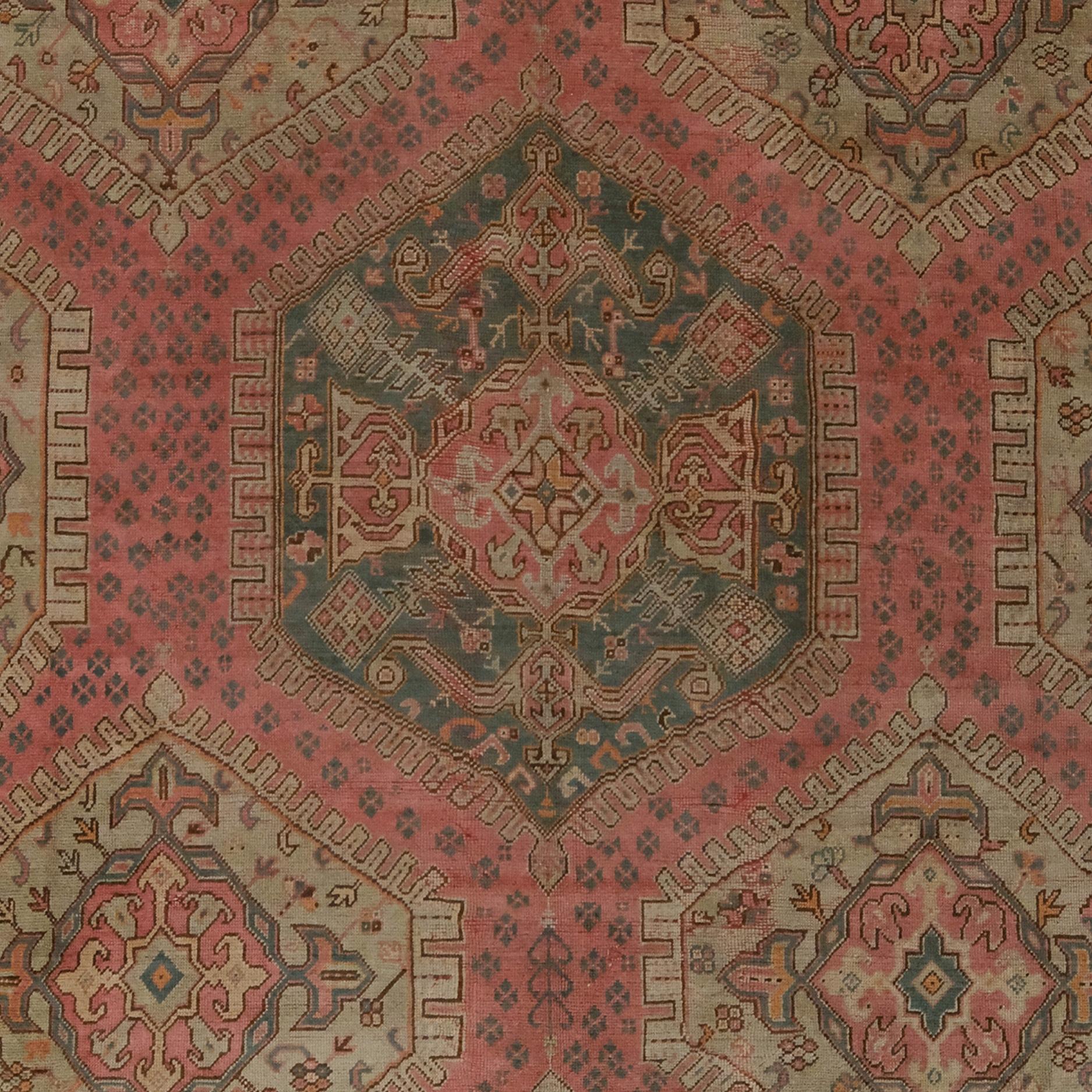 Turc Fin du 19e siècle Tapis ancien d'Ushak en vente