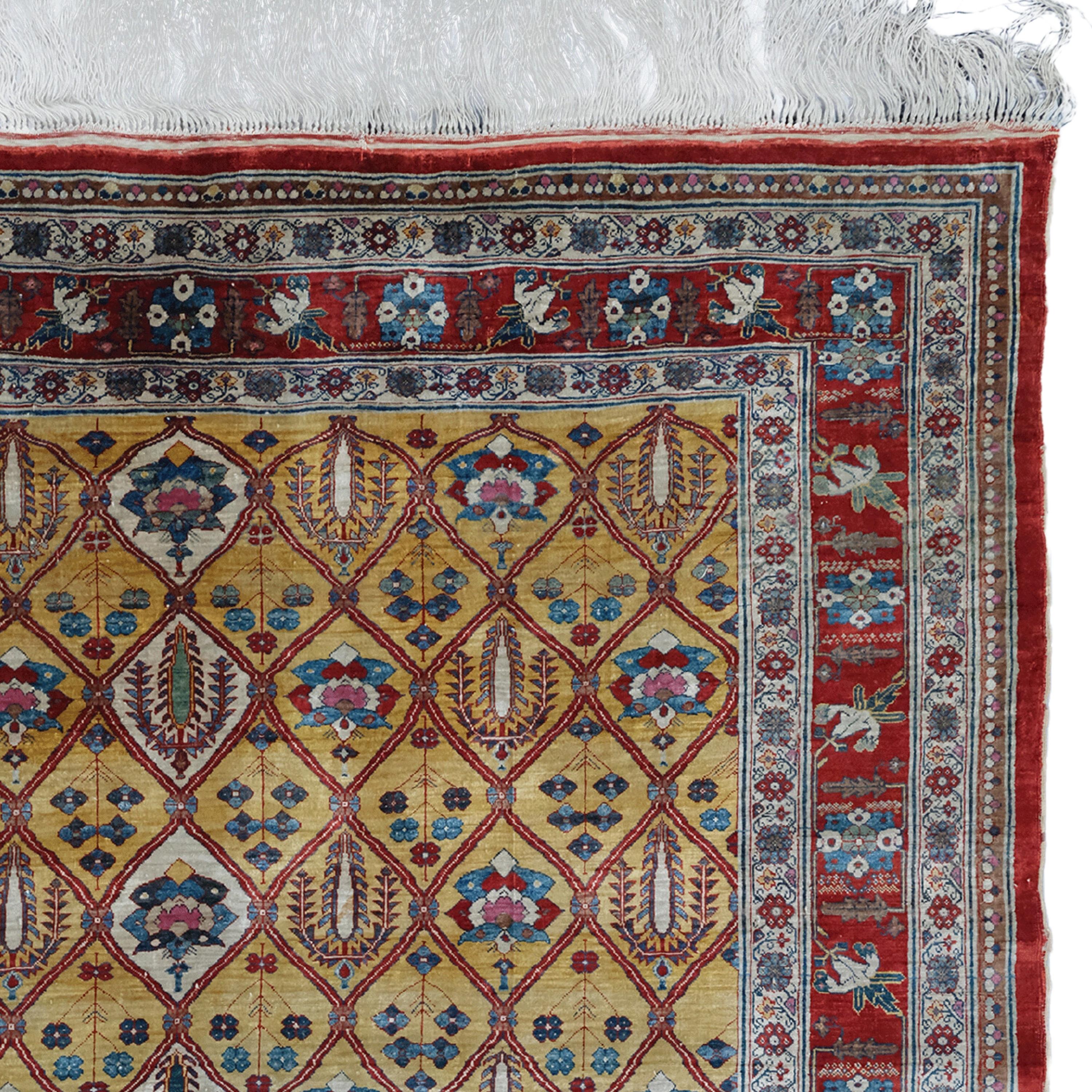 Late of 19th Century Heriz Silk Rug - Antique Heriz Rug, Antique Collectible Rug In Good Condition For Sale In Sultanahmet, 34
