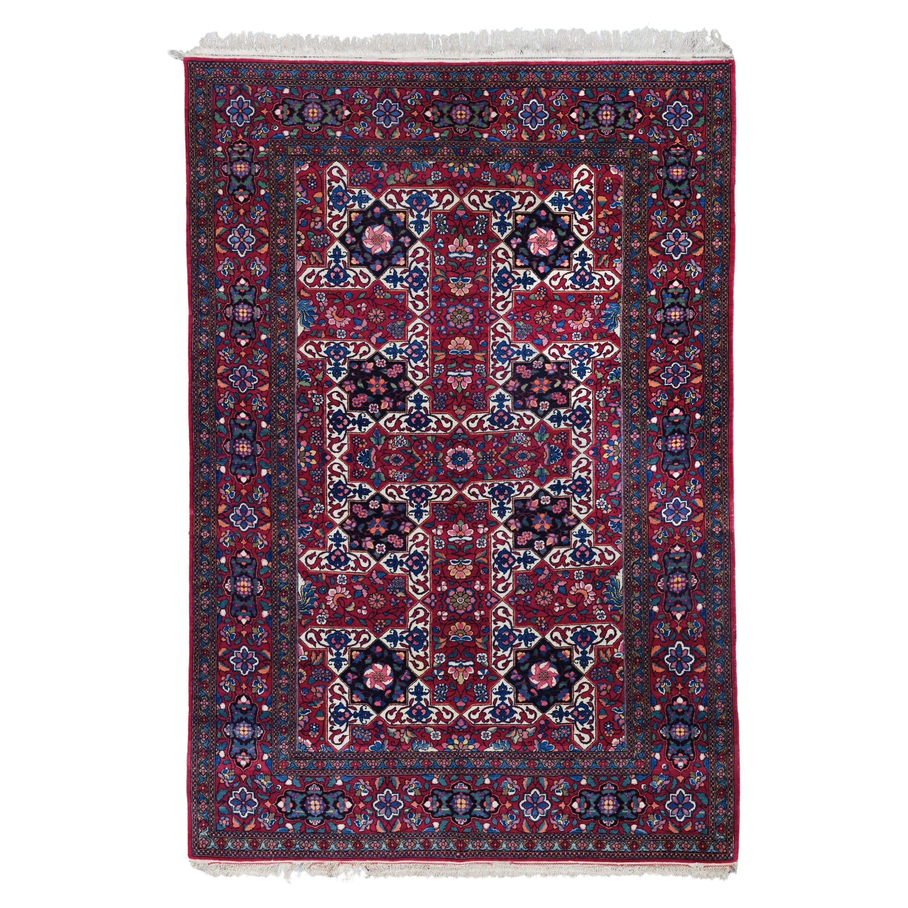 Late of 19th Century Persian Isfahan Rug - Antique Wool Rug, Wool Rug For Sale