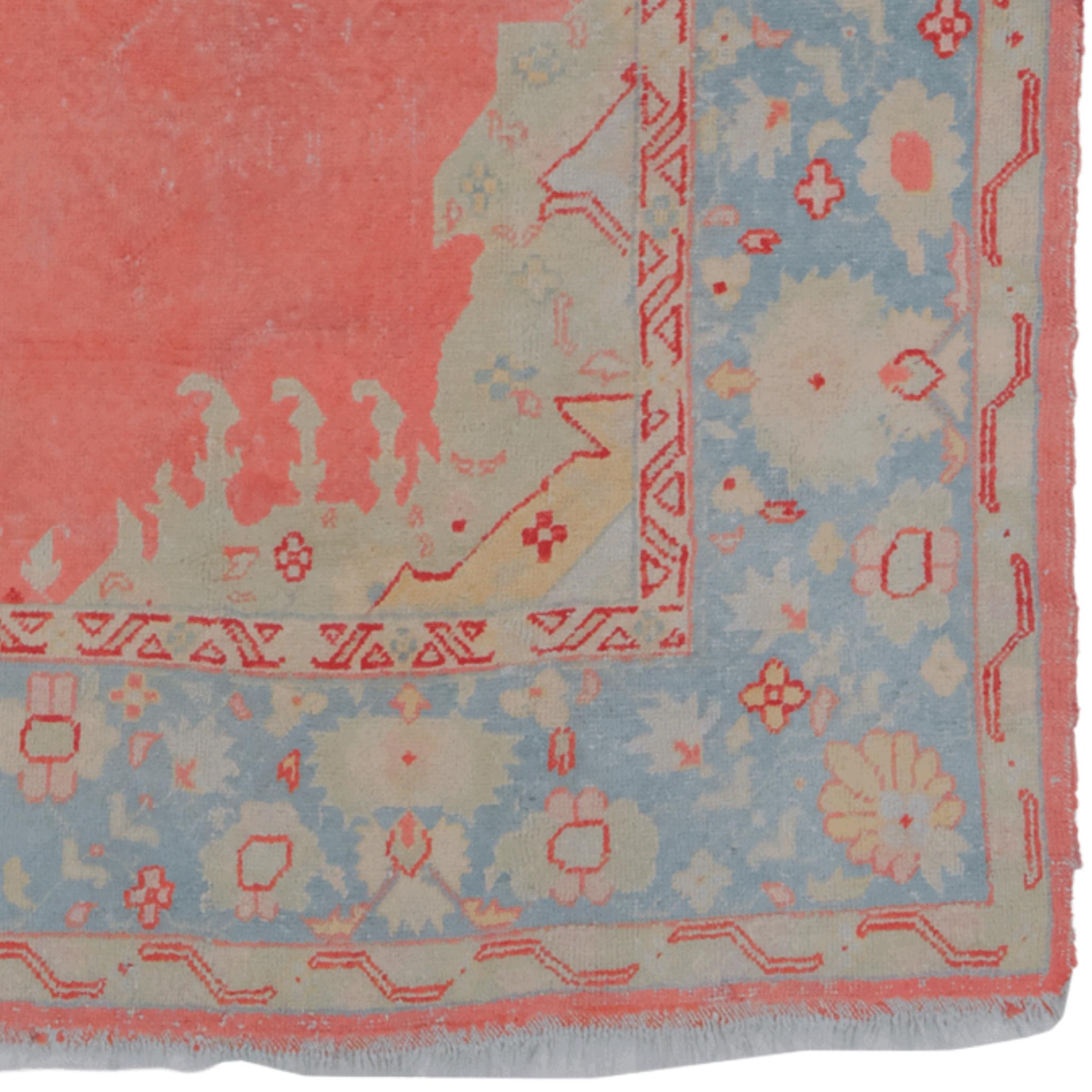 Late of 19th Century Ushak Carpet In Good Condition For Sale In Sultanahmet, 34