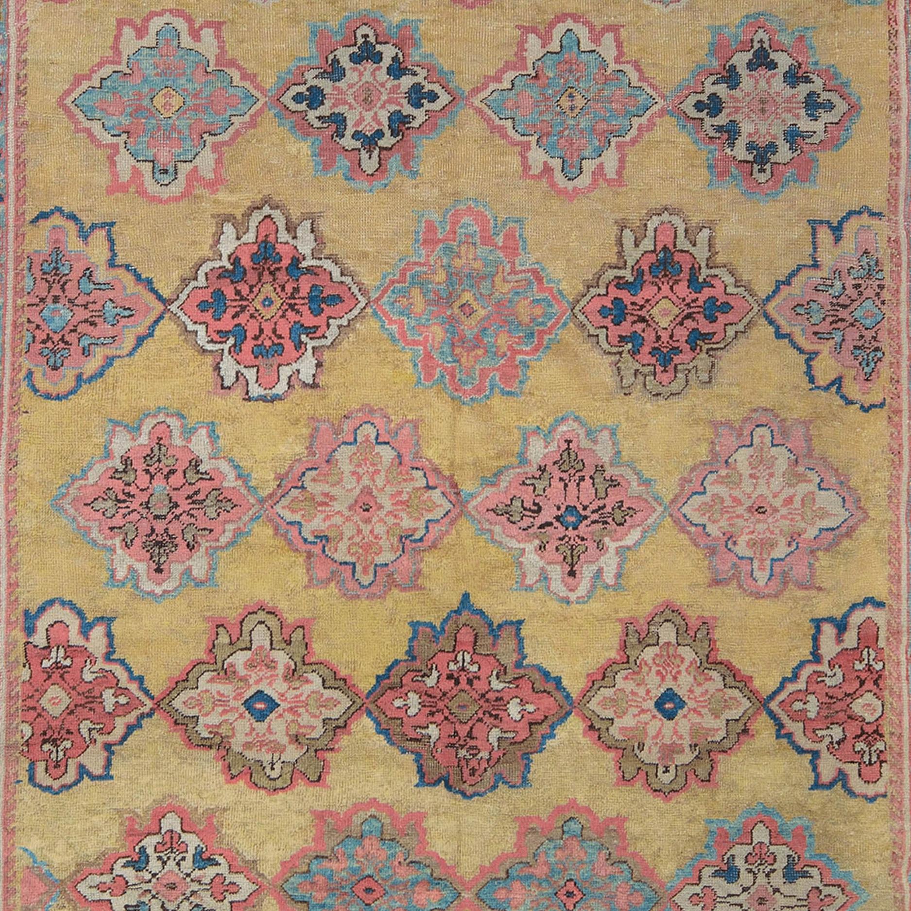 Perse Tapis de Mahal jaune de la fin du 19e siècle - Tapis de Mahal ancien en vente
