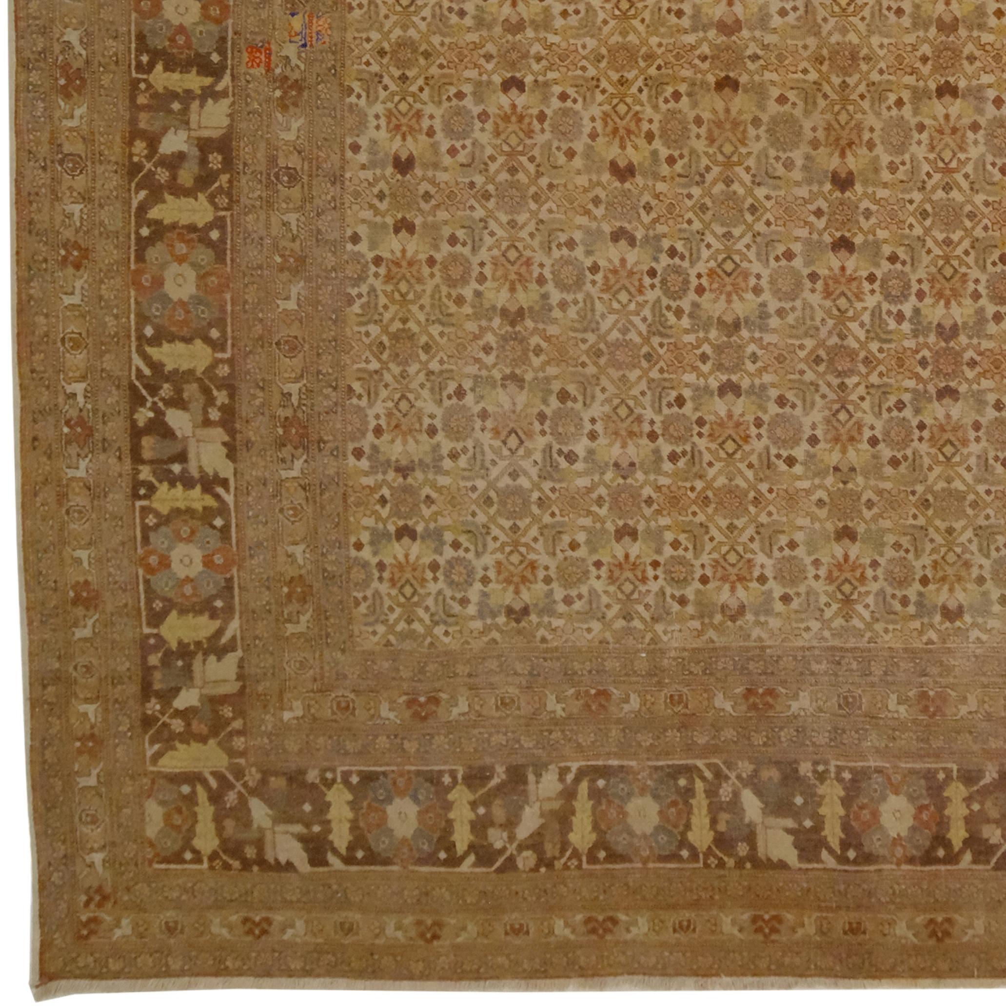 Pattern and Color: Reflecting the characteristic patterns of classic Tabriz carpets, this carpet dazzles with its golden, cream, and brown hues. The harmonious combination of geometric and floral motifs gives the carpet an elegant and sumptuous