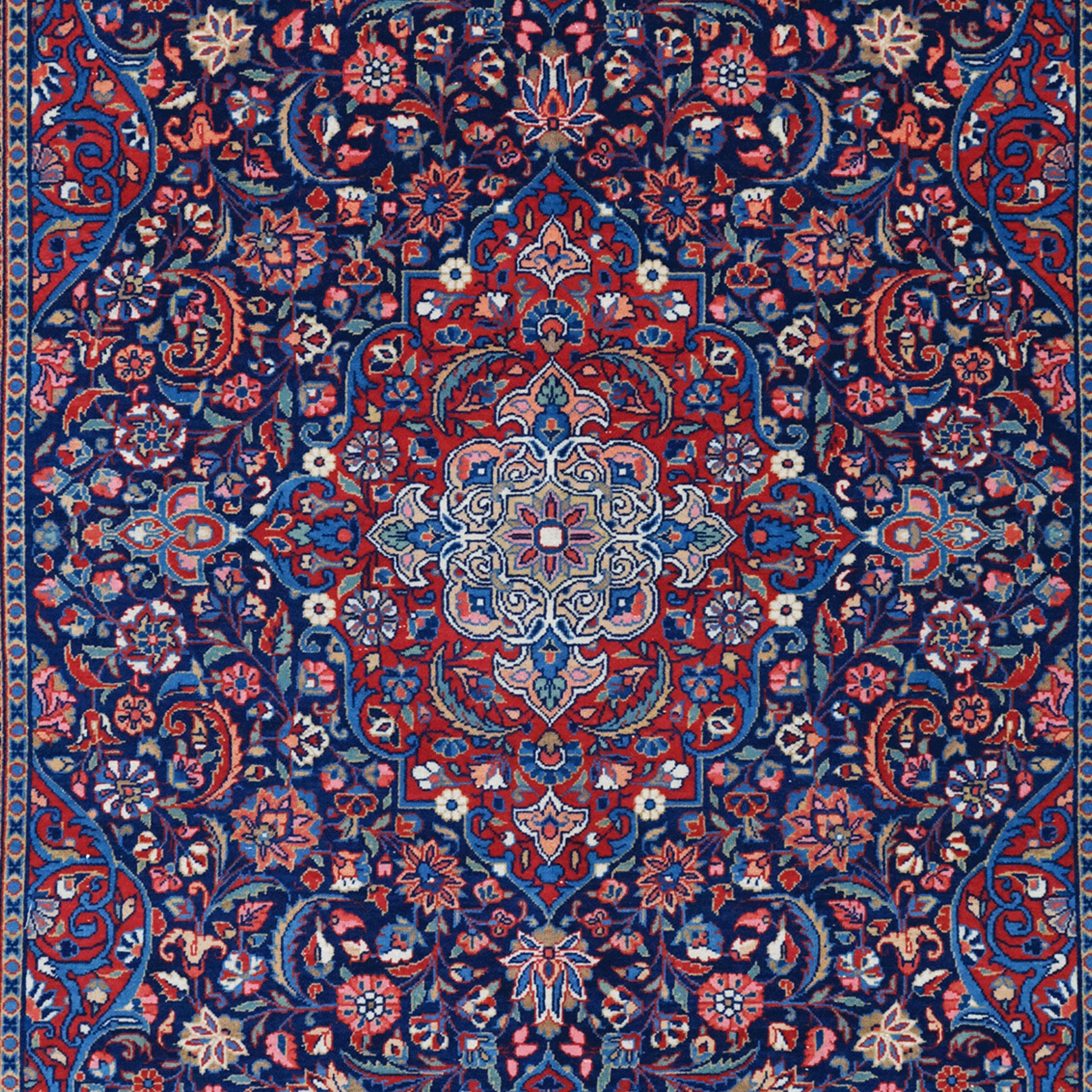 Late of the 19th Century Persian Keshan Rug - Antique Wool Rug In Good Condition For Sale In Sultanahmet, 34