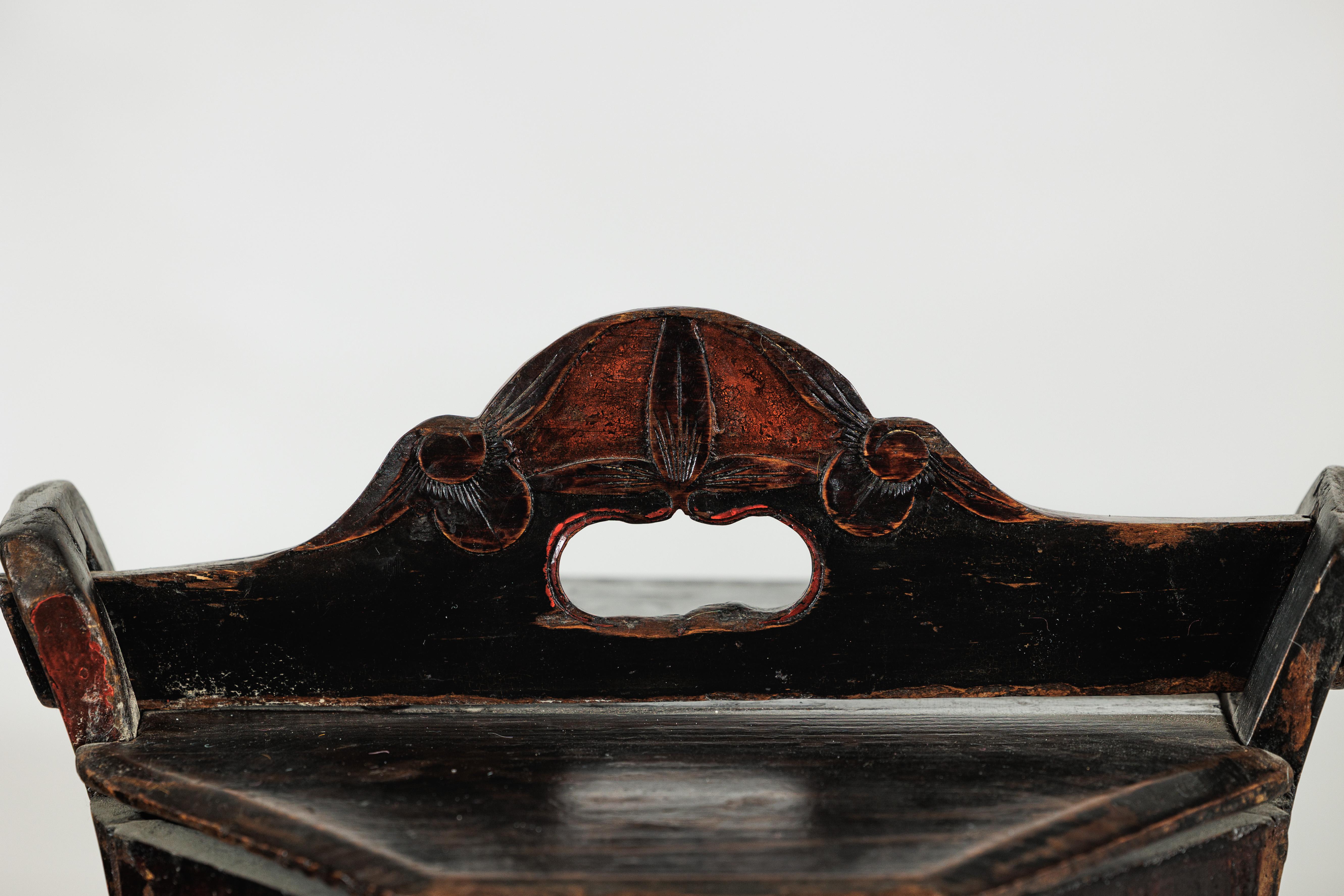 Late Qing Chinese Red and Black Lacquered Rice Measure Bucket with Carved Panels For Sale 6