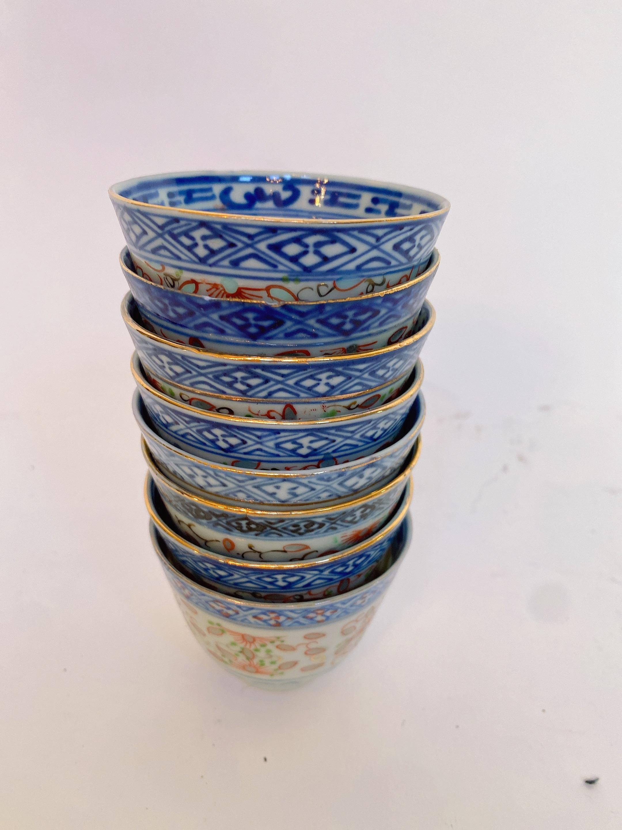 Late Qing Dynasty 50 Pieces Chinese Rice-Pattern Decorated Porcelain Sets For Sale 5