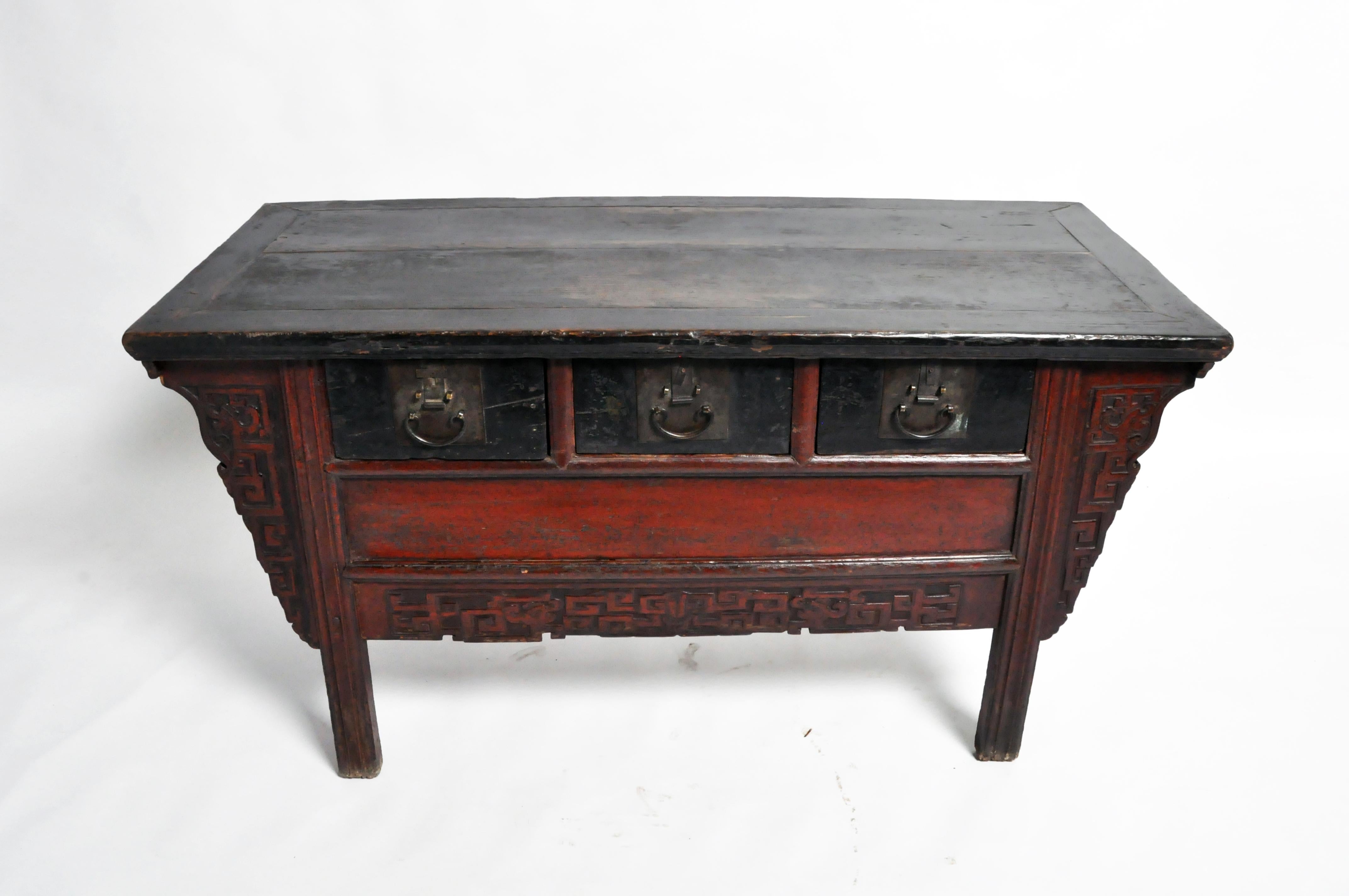 Late Qing Dynasty Altar Coffer with 3 Drawers and Original Patina 4