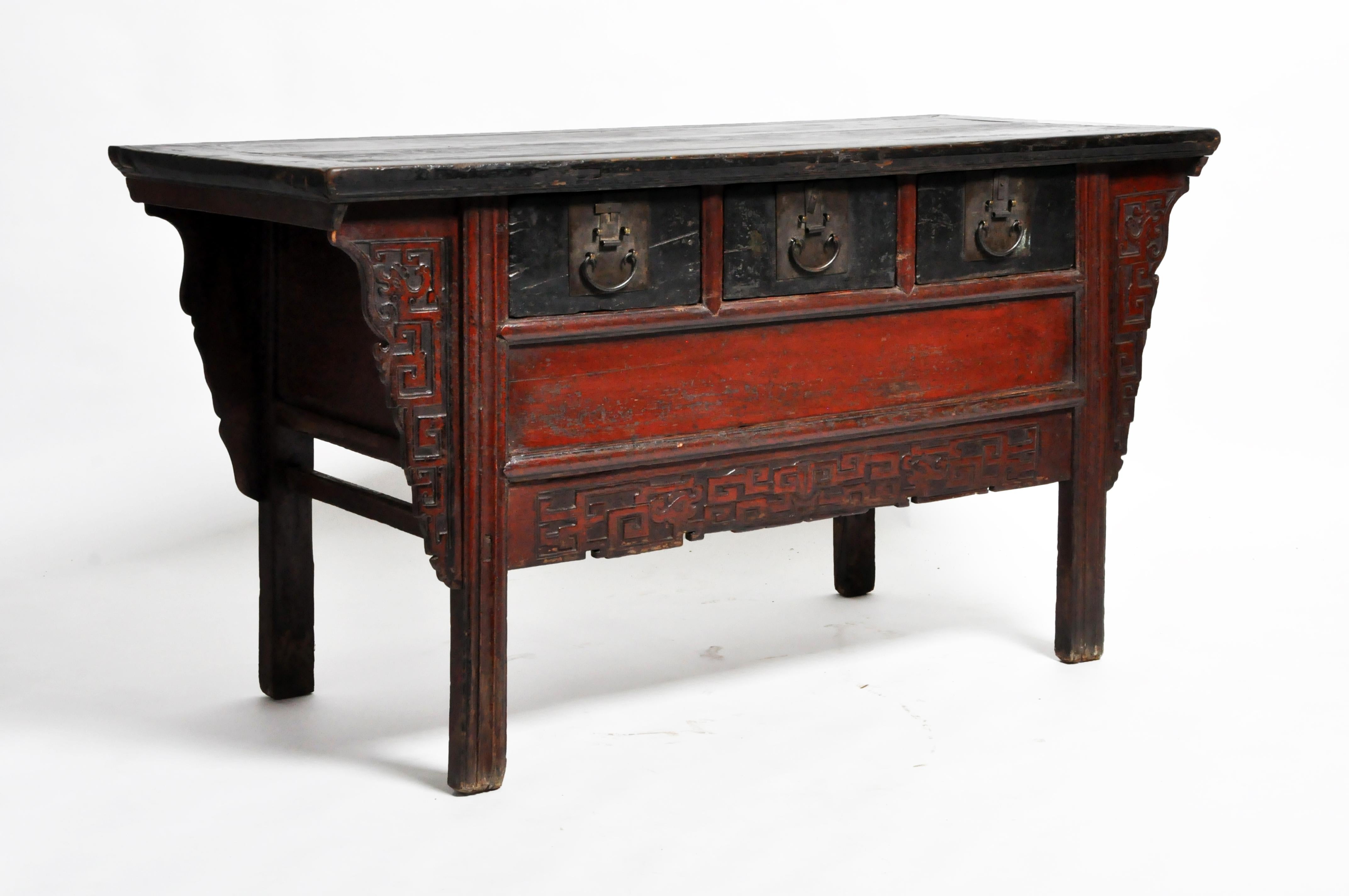 Late Qing Dynasty Altar Coffer with 3 Drawers and Original Patina 11