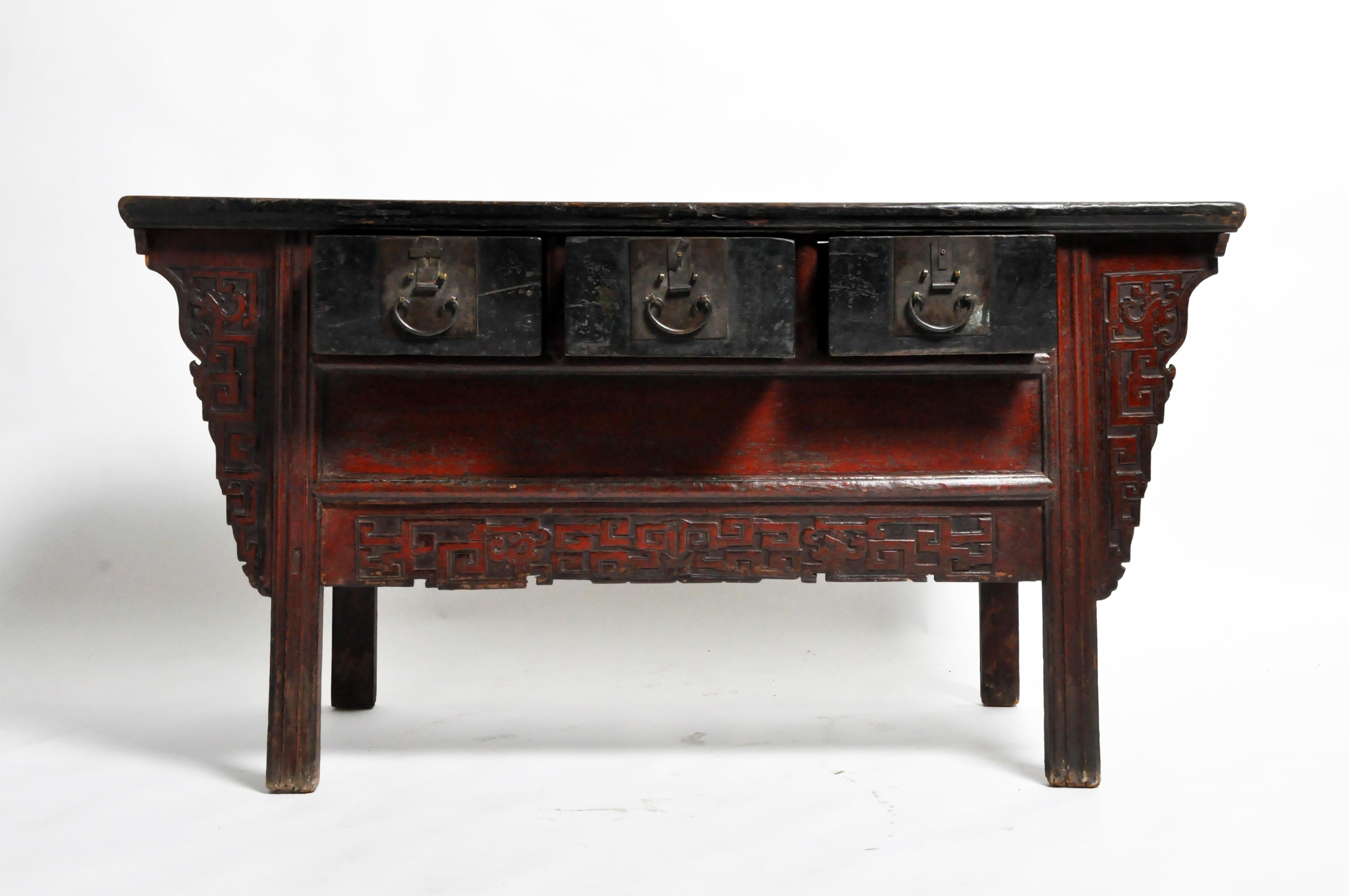 Late Qing Dynasty Altar Coffer with 3 Drawers and Original Patina 1