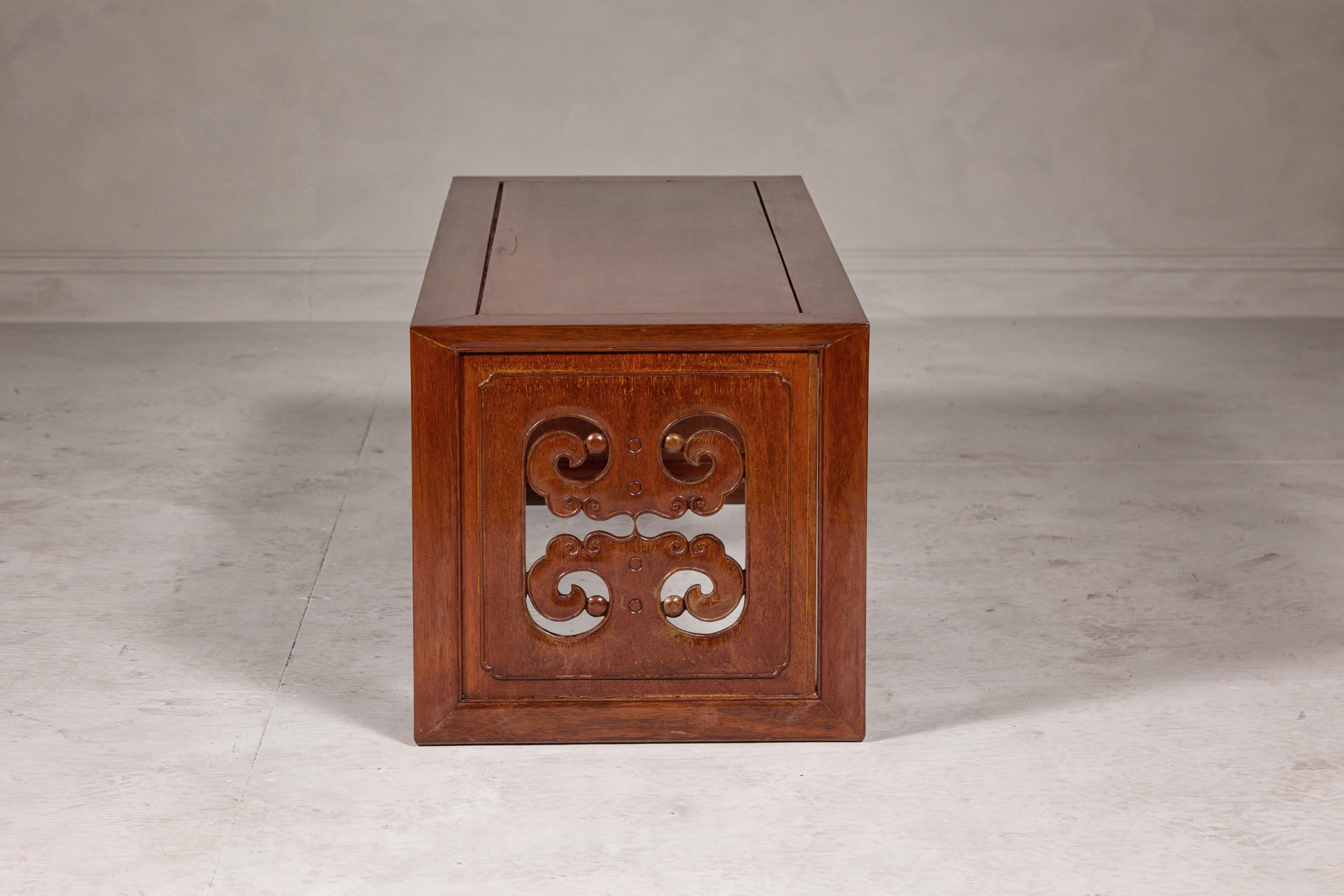 Late Qing Dynasty Brown Lacquered Coffee Table with Openwork Cloud Motifs For Sale 7