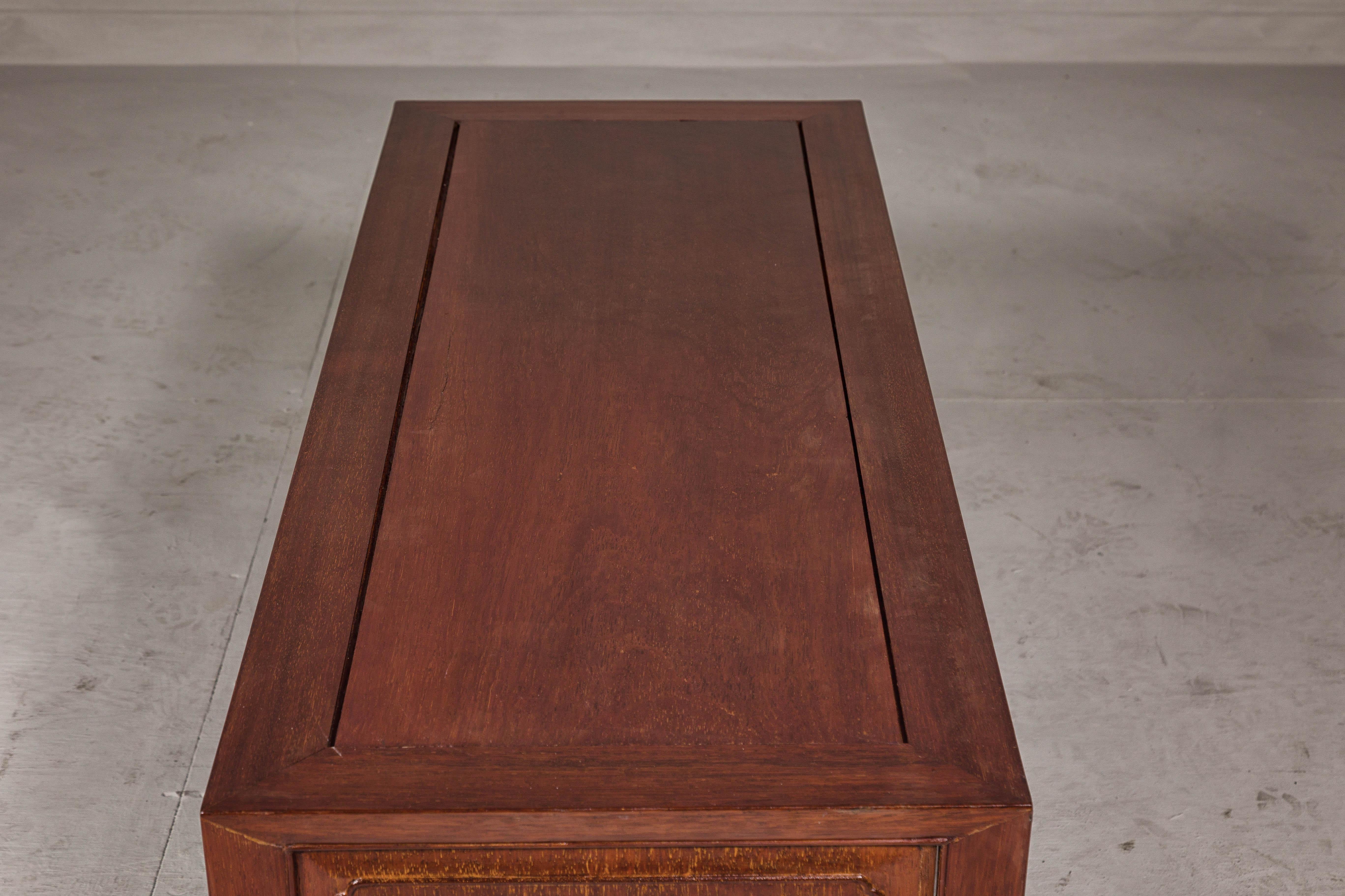 Late Qing Dynasty Brown Lacquered Coffee Table with Openwork Cloud Motifs For Sale 8
