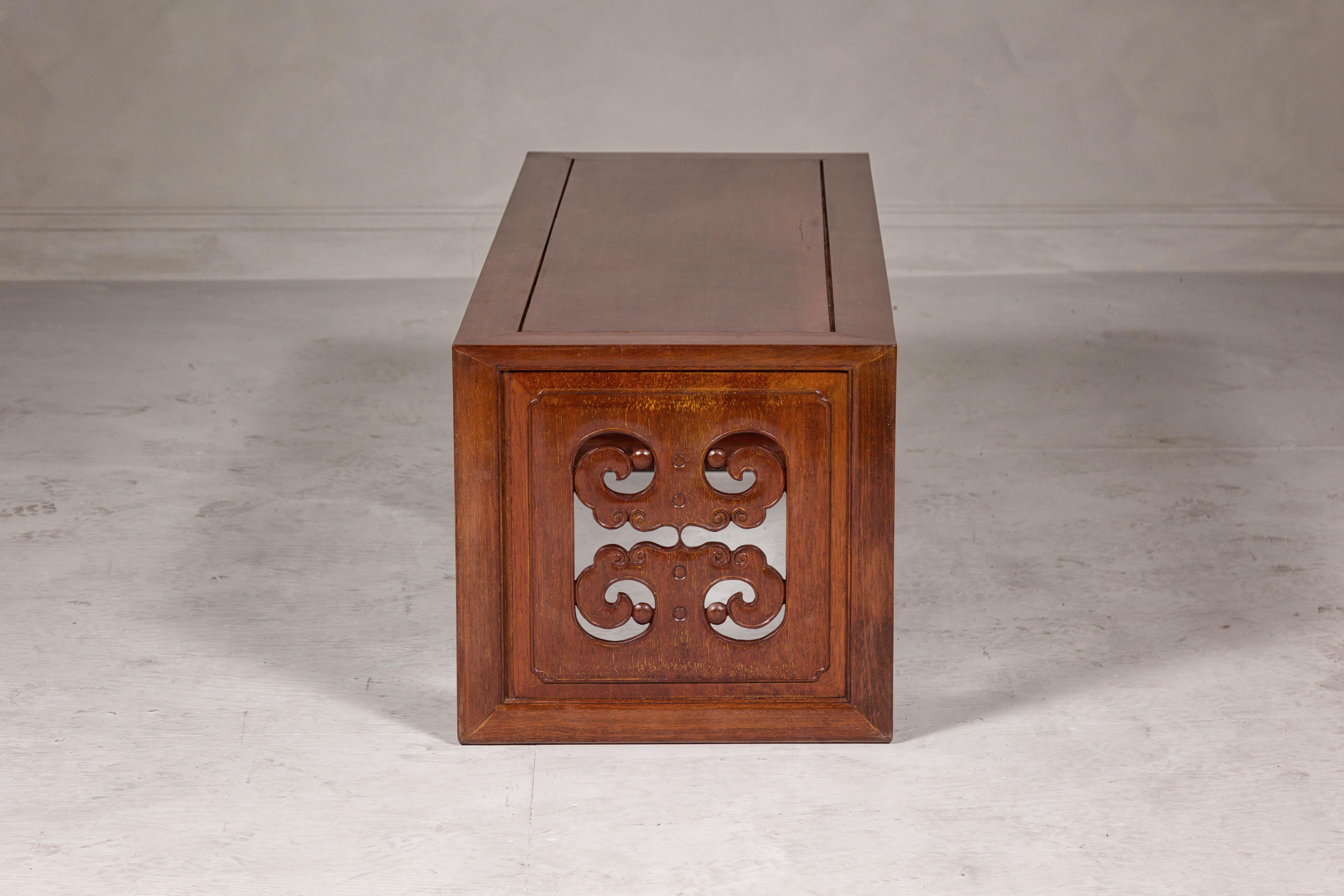 Late Qing Dynasty Brown Lacquered Coffee Table with Openwork Cloud Motifs For Sale 11