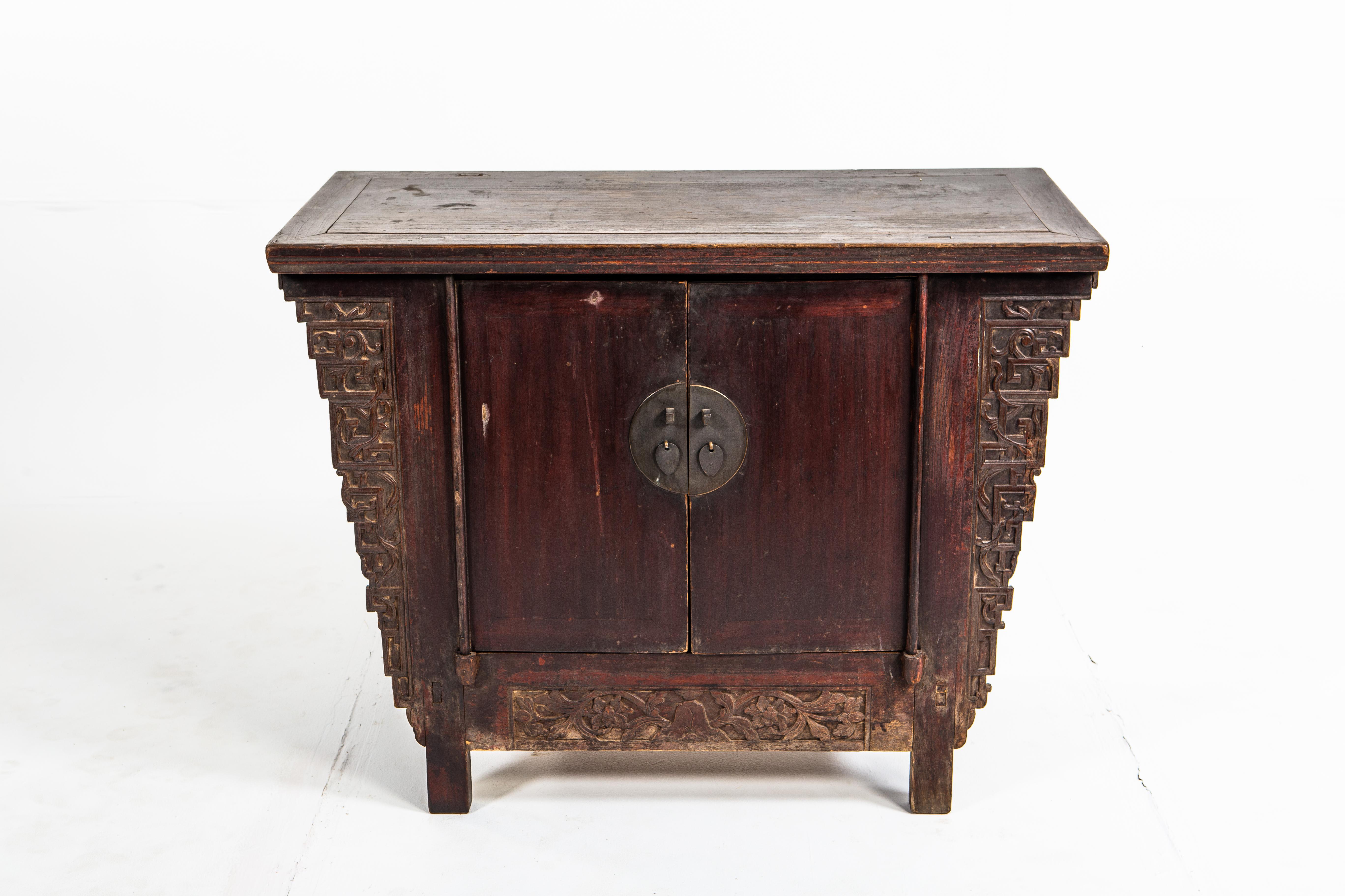 Chinese Late Qing Dynasty Butterfly Chest