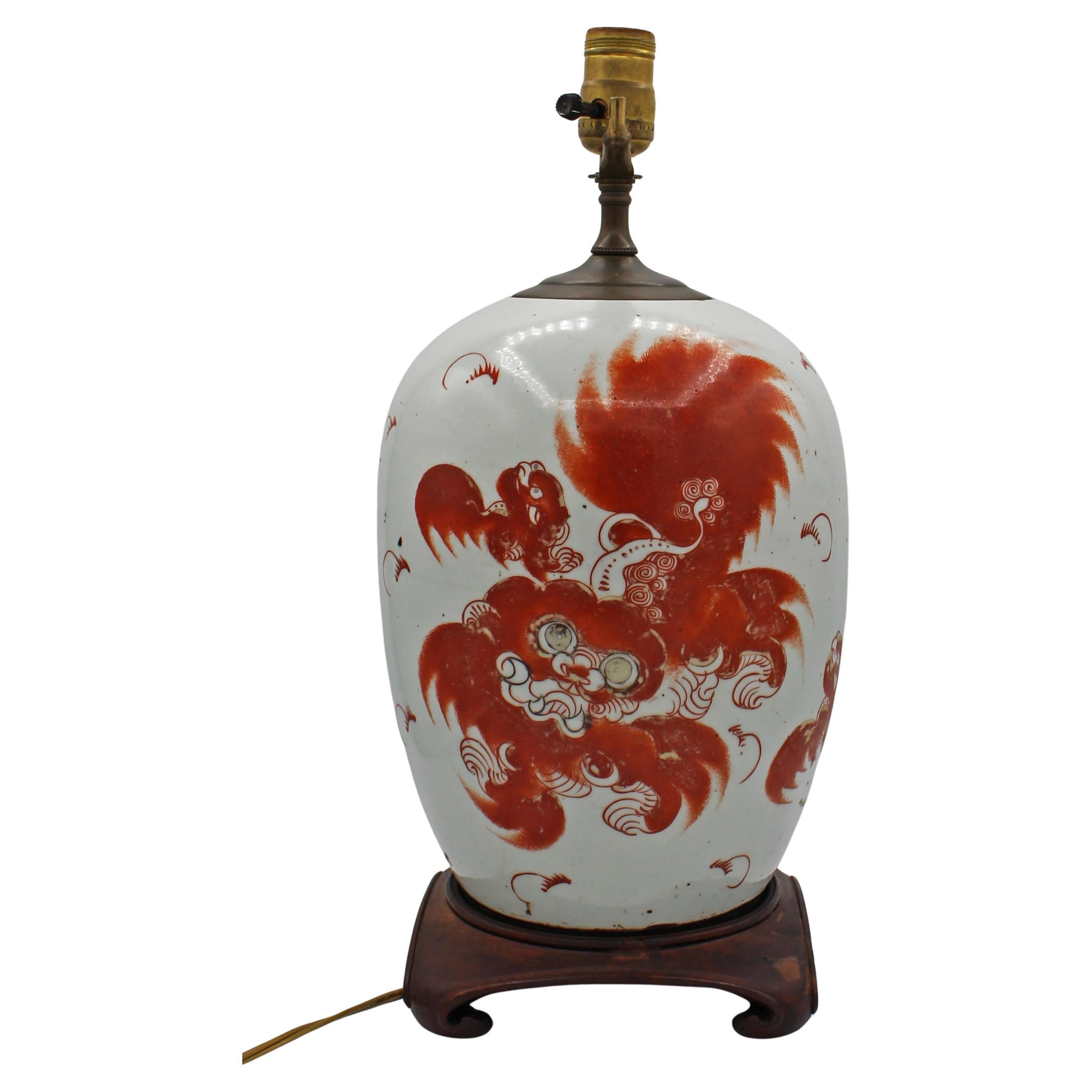 Tarro chino de finales de la dinastía Qing montado como lámpara en venta