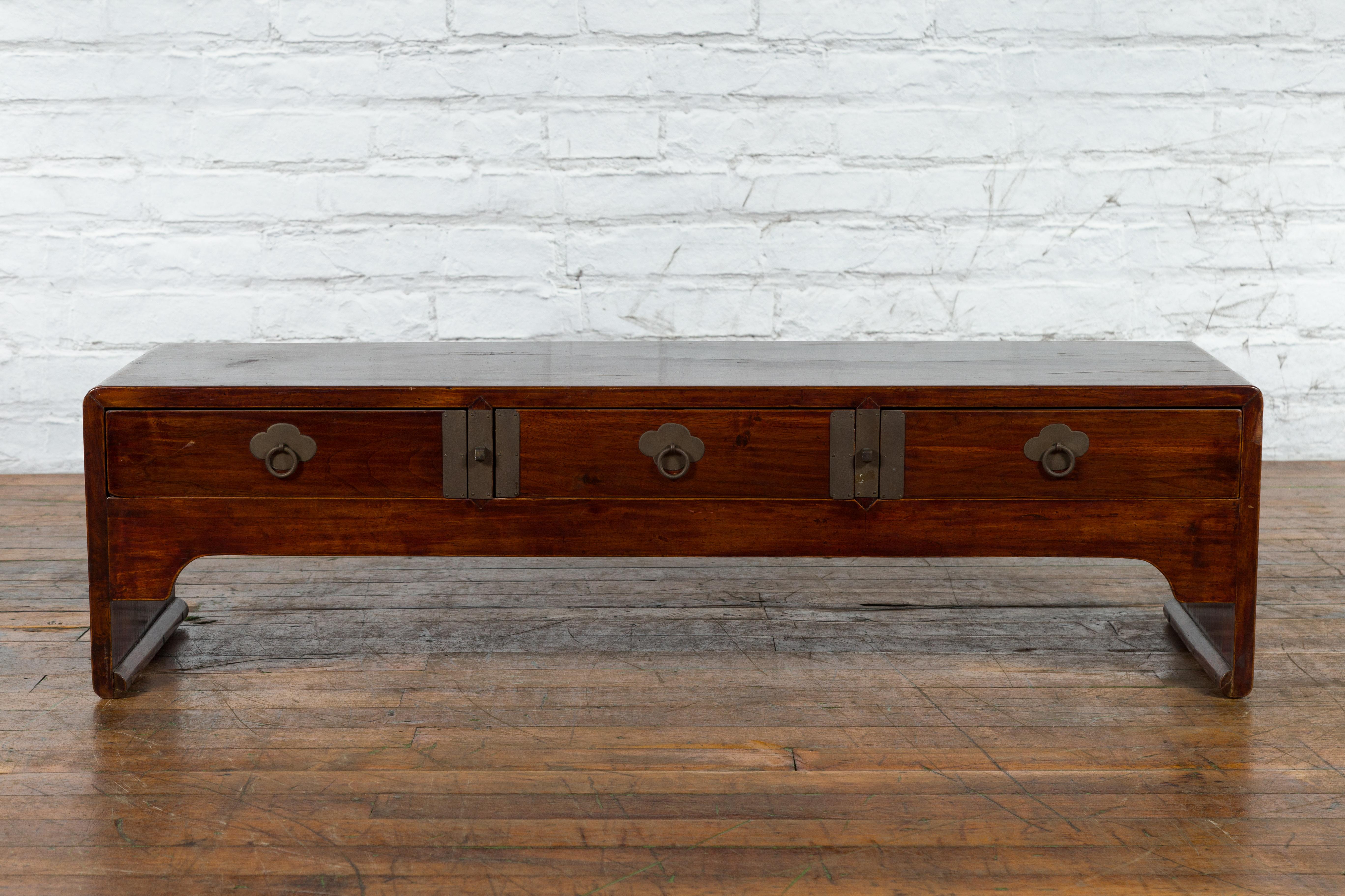 Late Qing Dynasty Chinese Low Kang Waterfall Table with Drawers and Brass Plates In Good Condition For Sale In Yonkers, NY