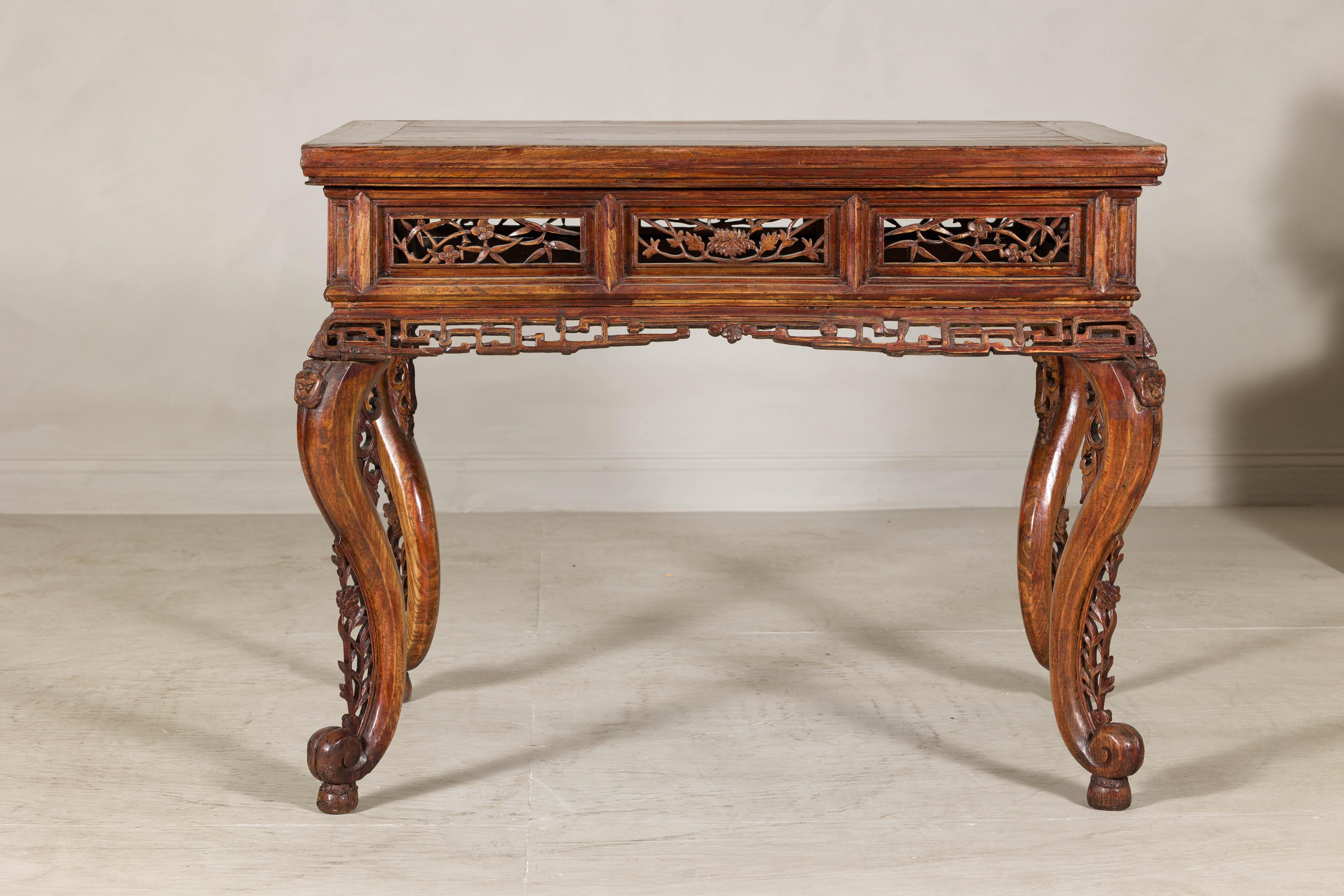 Mesa de salón de madera noble de finales de la dinastía Qing con tallas de dragón y pátina de laca en venta 5