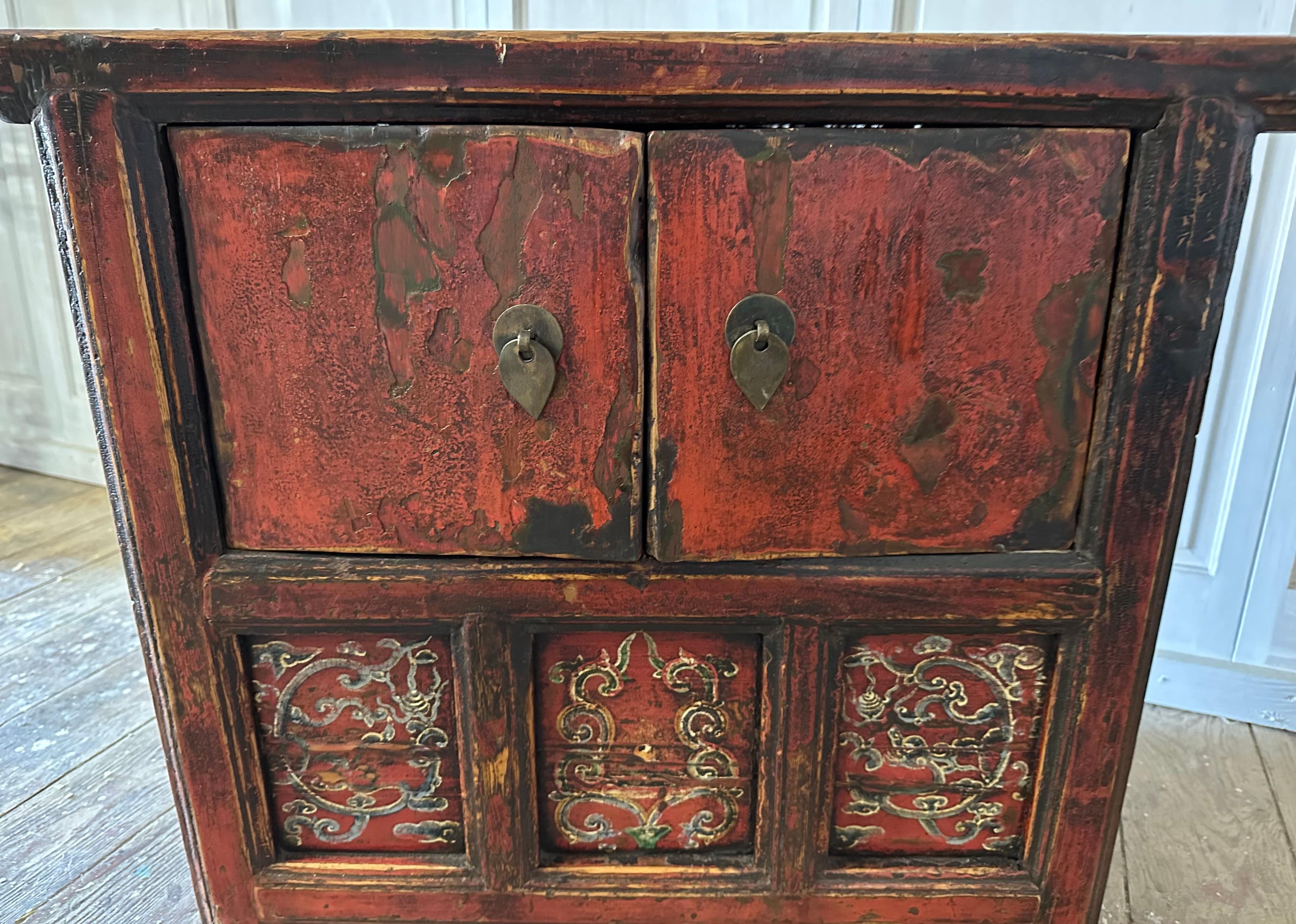 Hand-Carved Late Qing Dynasty Low Chinese Red Lacquer Bedside Cabinet For Sale