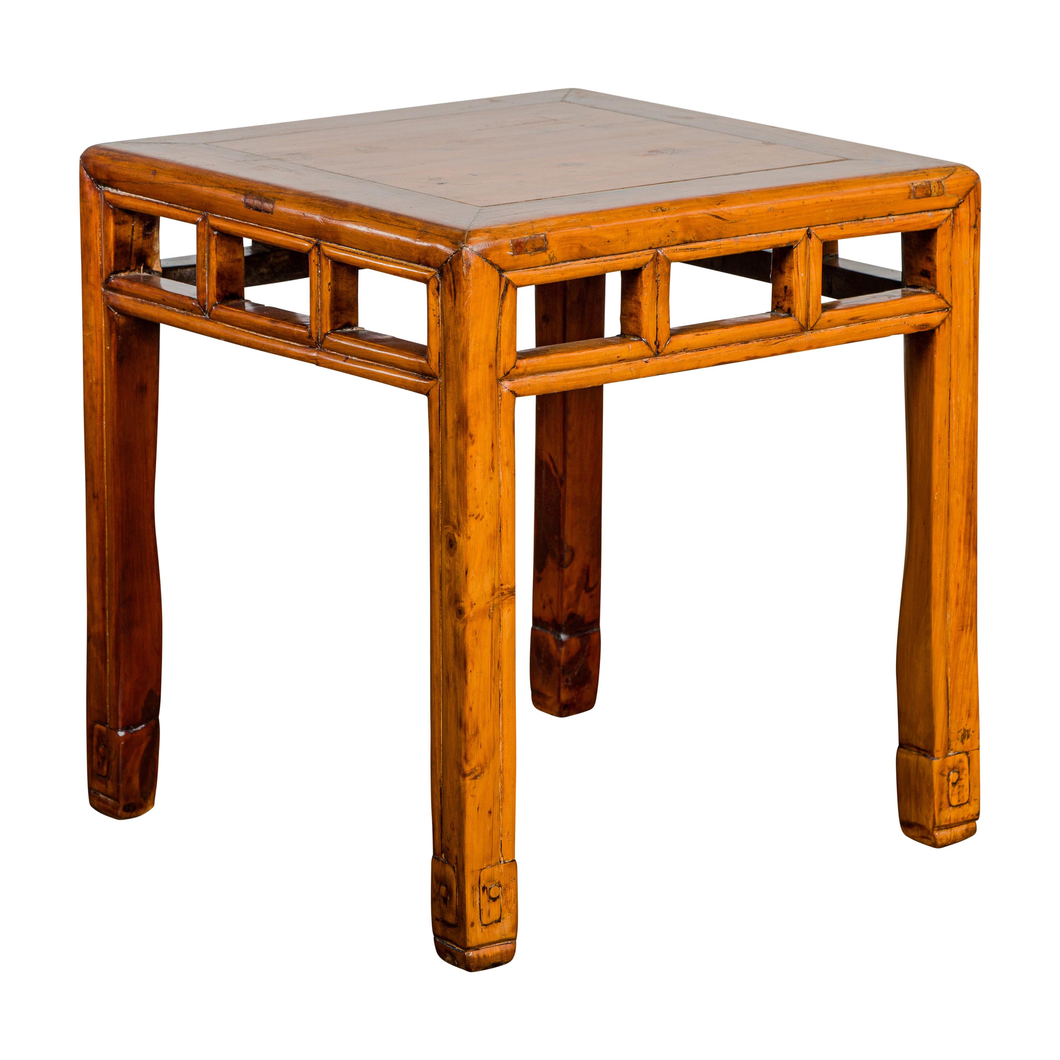 Late Qing Dynasty Period Side Table with Pillar Strut Motifs and Scroll Feet For Sale 9