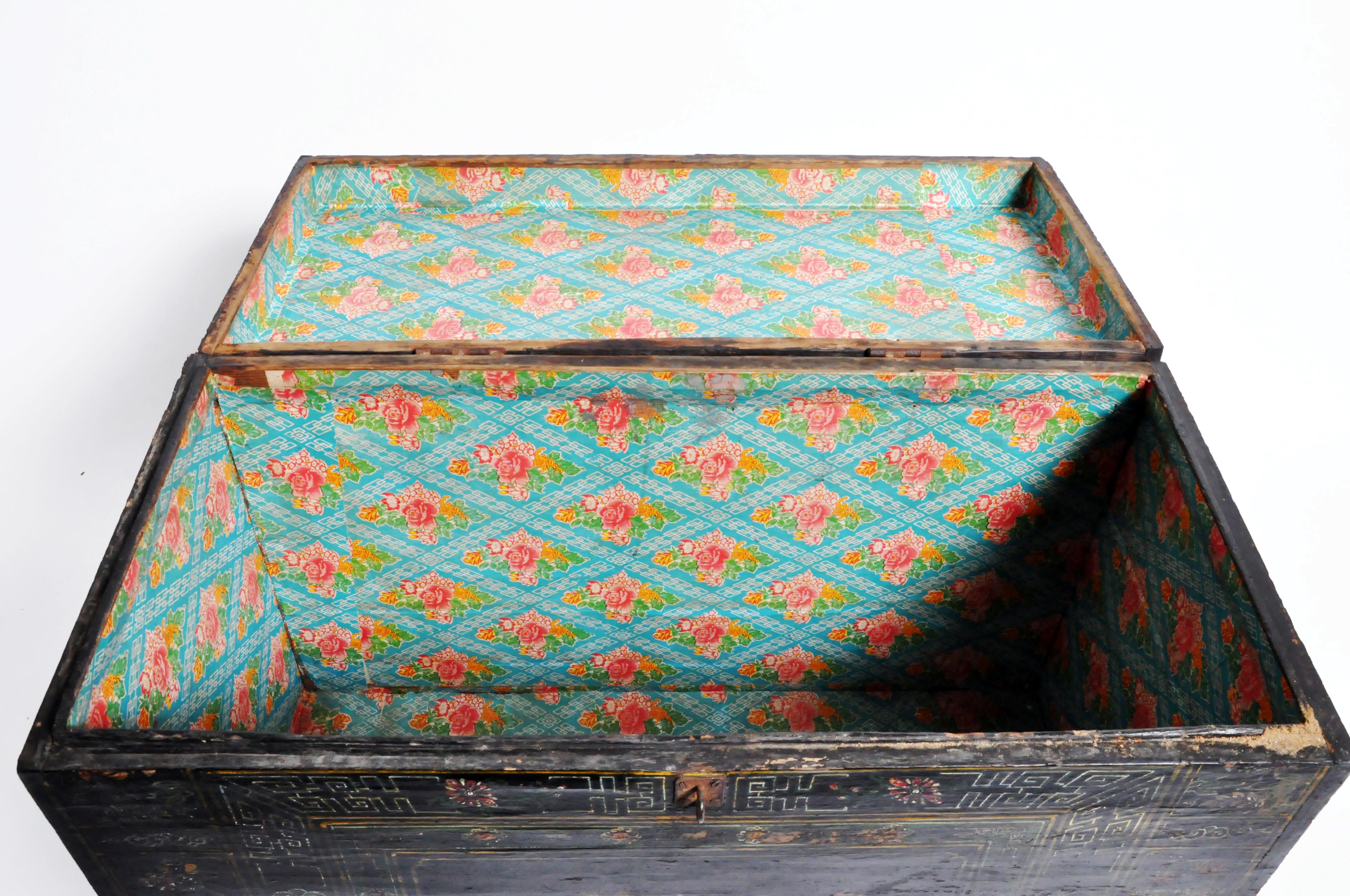 19th Century Late Qing Dynasty Storage Chest with Painting and Metal Base