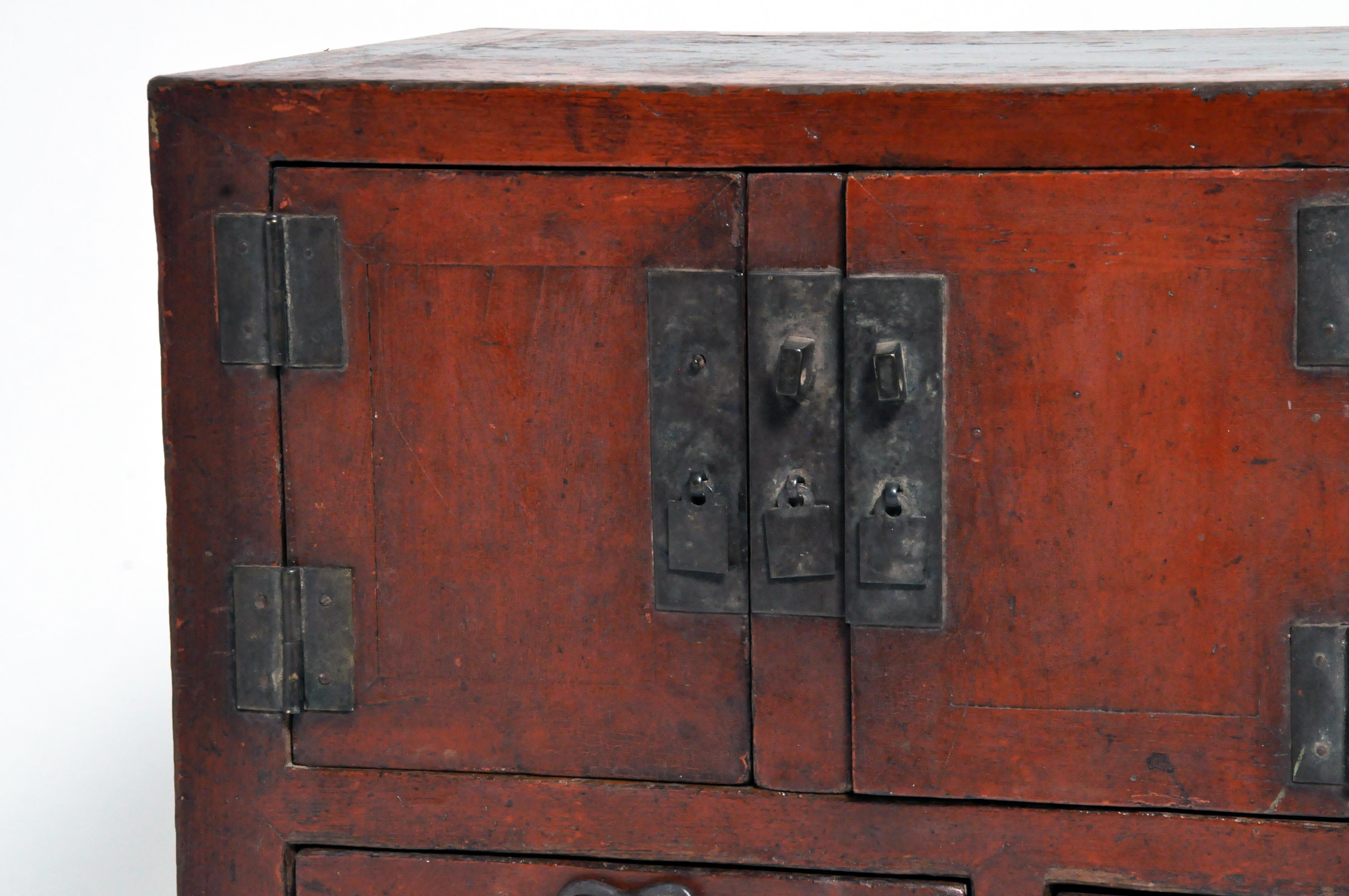 Late Qing Dynasty Tianjin Chest 3