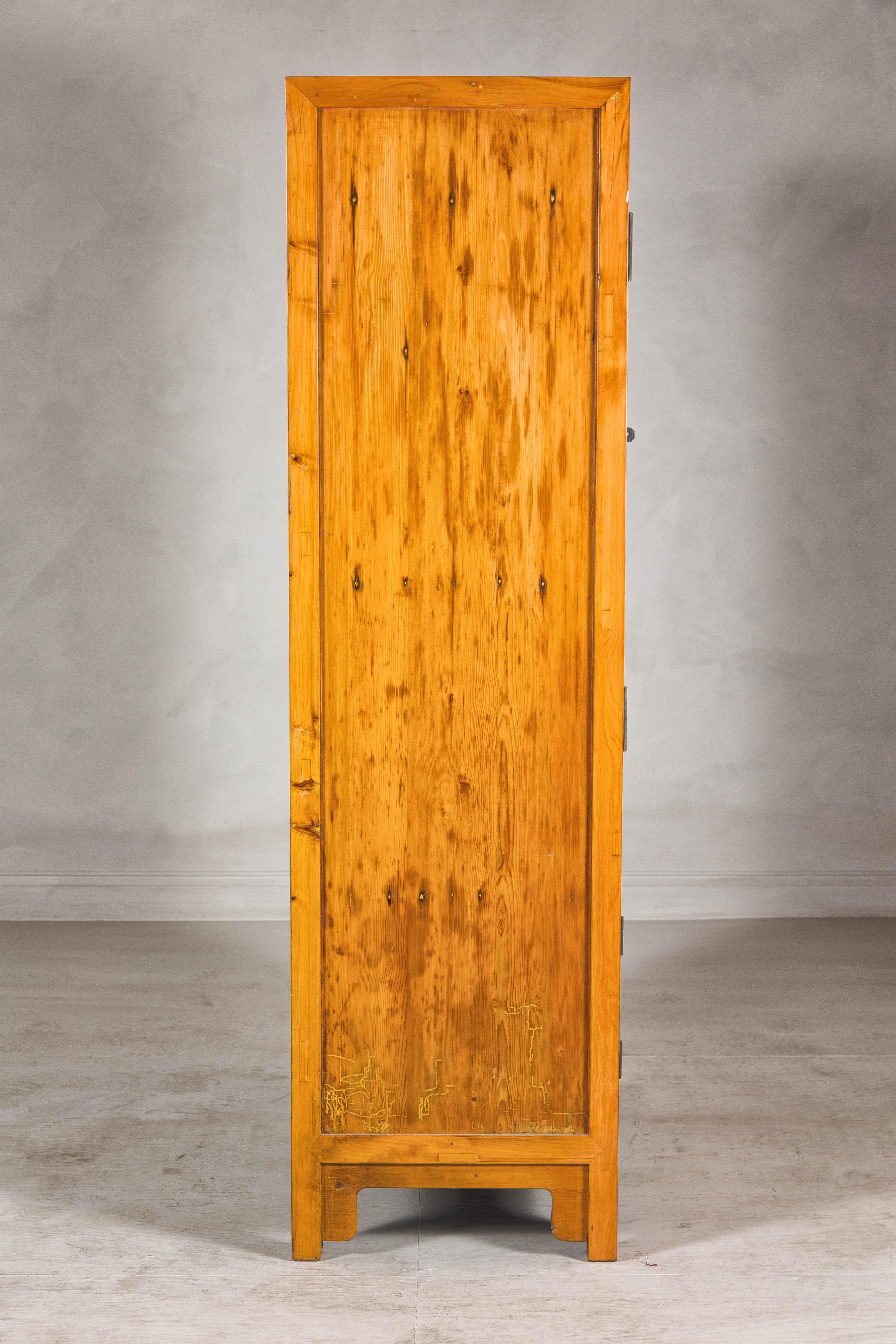 Armario compuesto de dos tonos de madera burl y madera de olmo de la dinastía Qing tardía en venta 6
