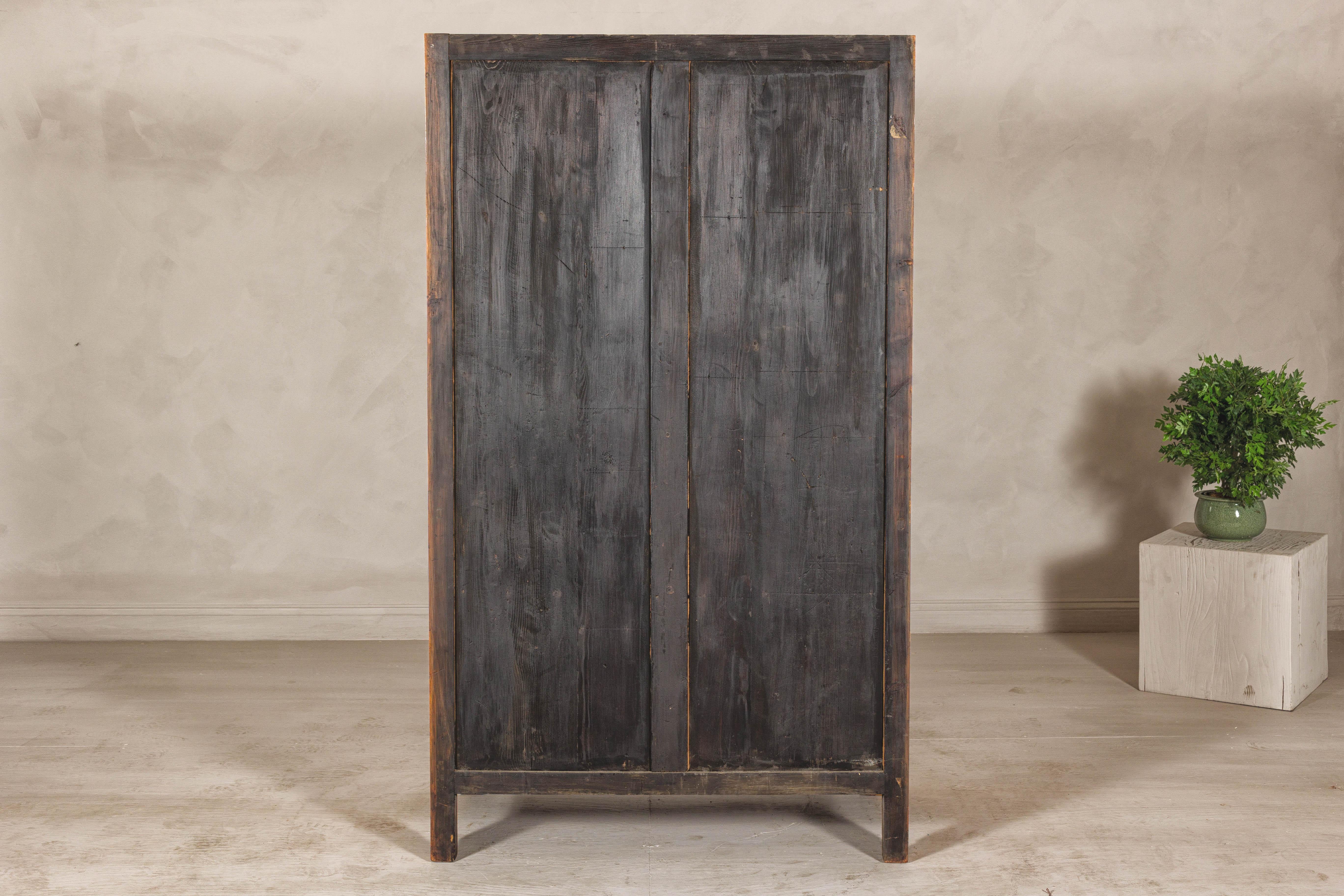 Armario compuesto de dos tonos de madera burl y madera de olmo de la dinastía Qing tardía en venta 7