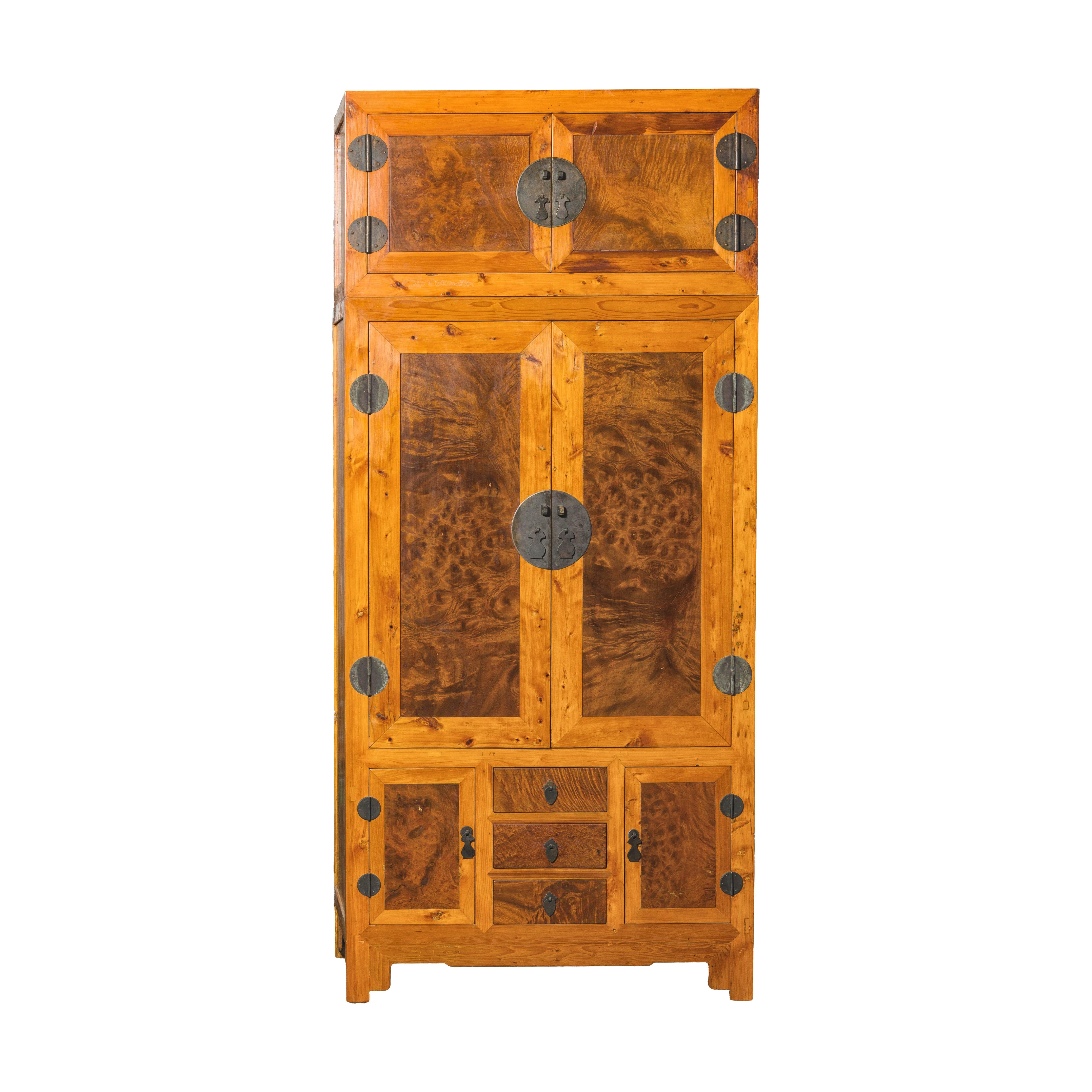 Armario compuesto de dos tonos de madera burl y madera de olmo de la dinastía Qing tardía en venta 11
