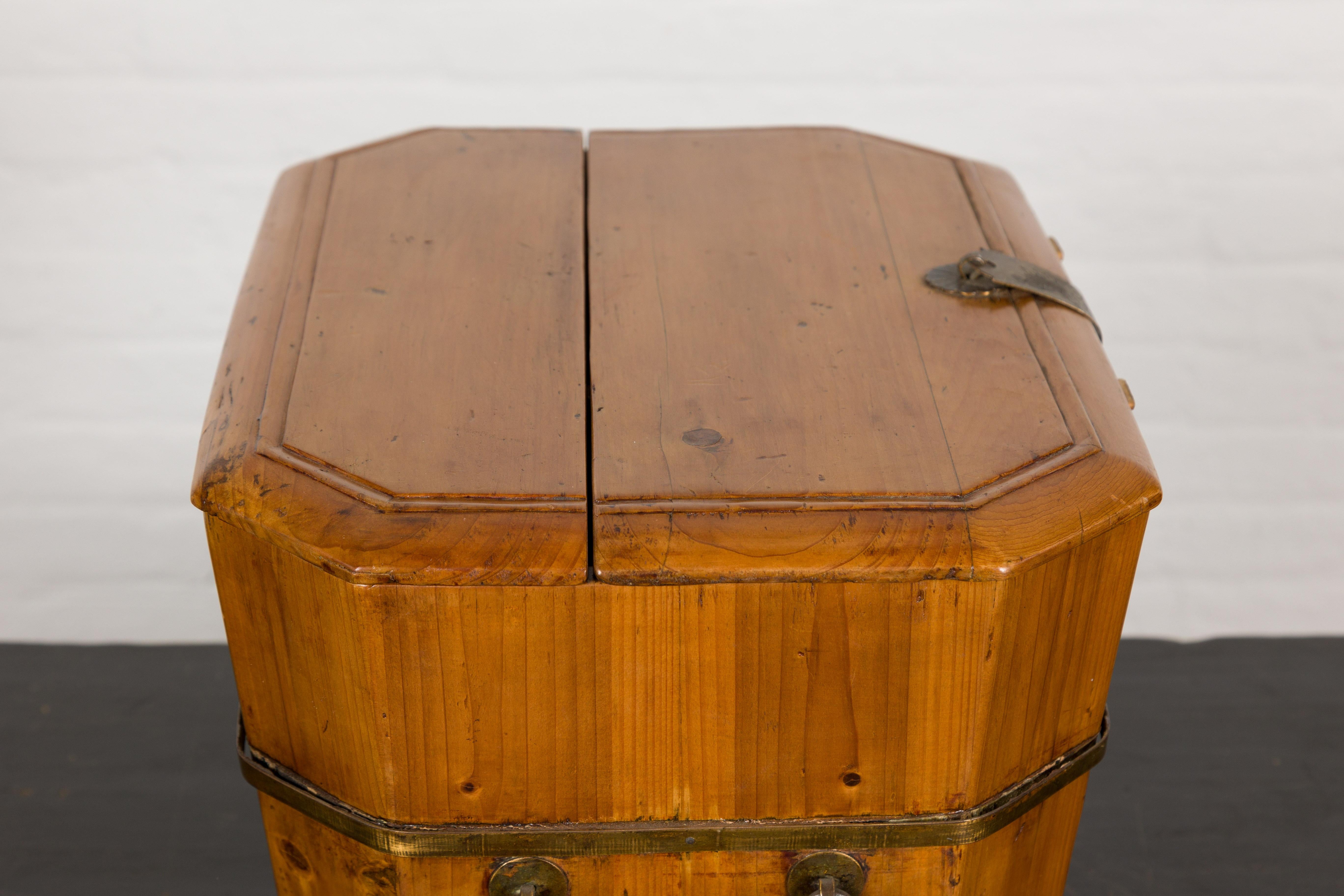 Late Qing Dynasty Wood and Brass Lidded Box with Lateral Handles For Sale 10