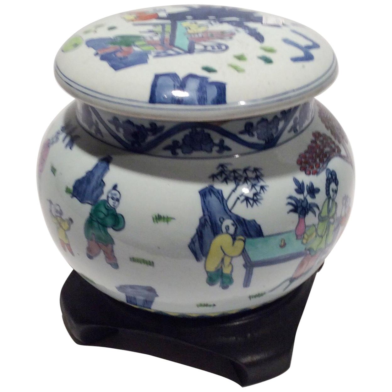 Late Qing Dynasty Wucai Porcelain Lidded Jar For Sale
