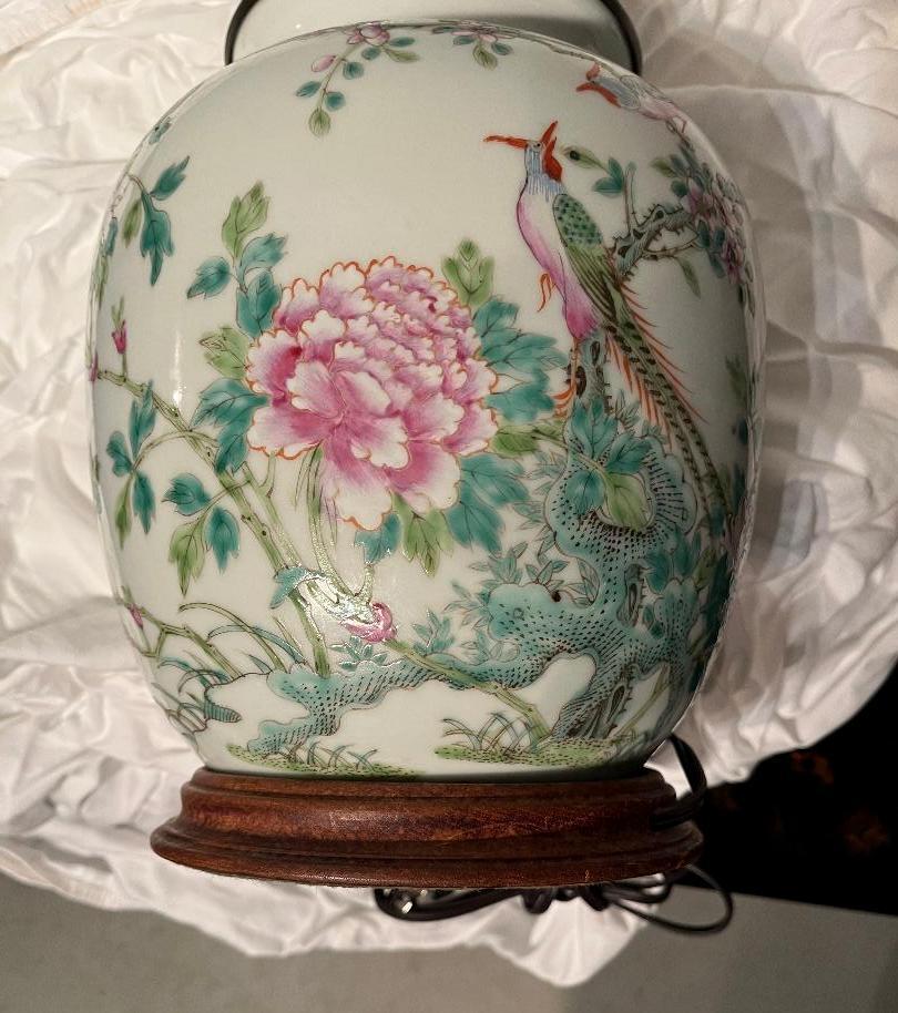 Späte Qing oder frühe Republik Chinesisch Vögel & Blumen Vase Lampe im Angebot 4