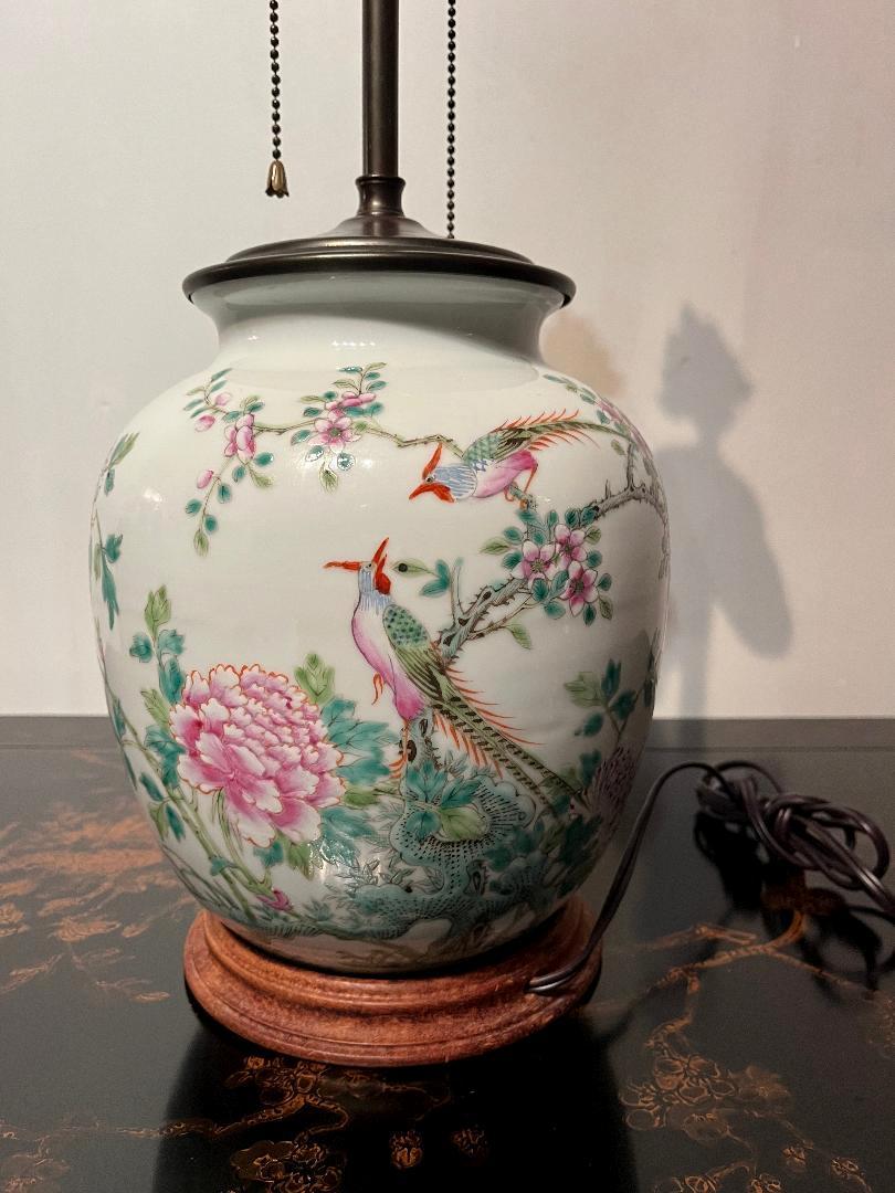 Späte Qing oder frühe Republik Chinesisch Vögel & Blumen Vase Lampe im Angebot 5