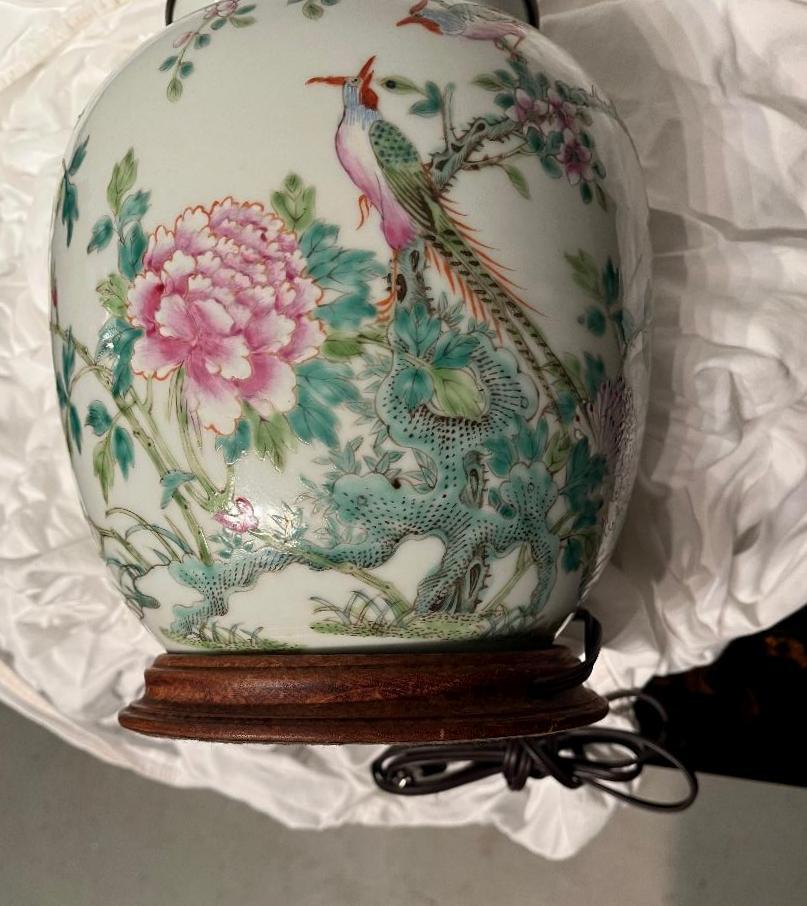 Späte Qing oder frühe Republik Chinesisch Vögel & Blumen Vase Lampe im Angebot 6
